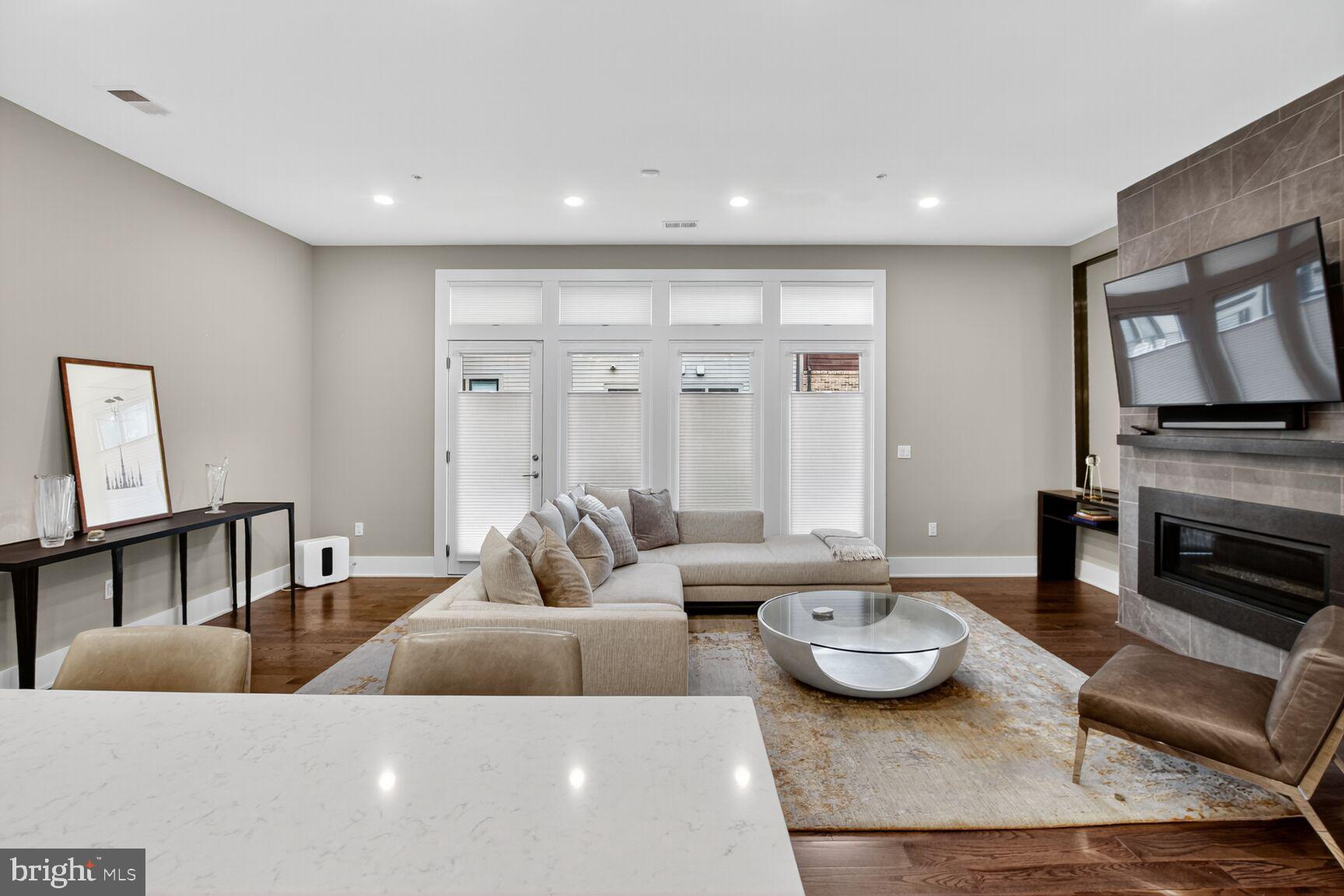 GROSVENOR HEIGHTS - Residential