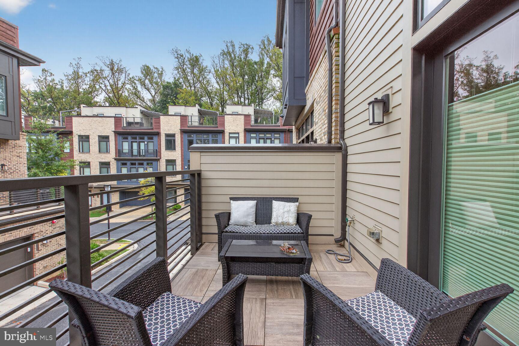 GROSVENOR HEIGHTS - Residential