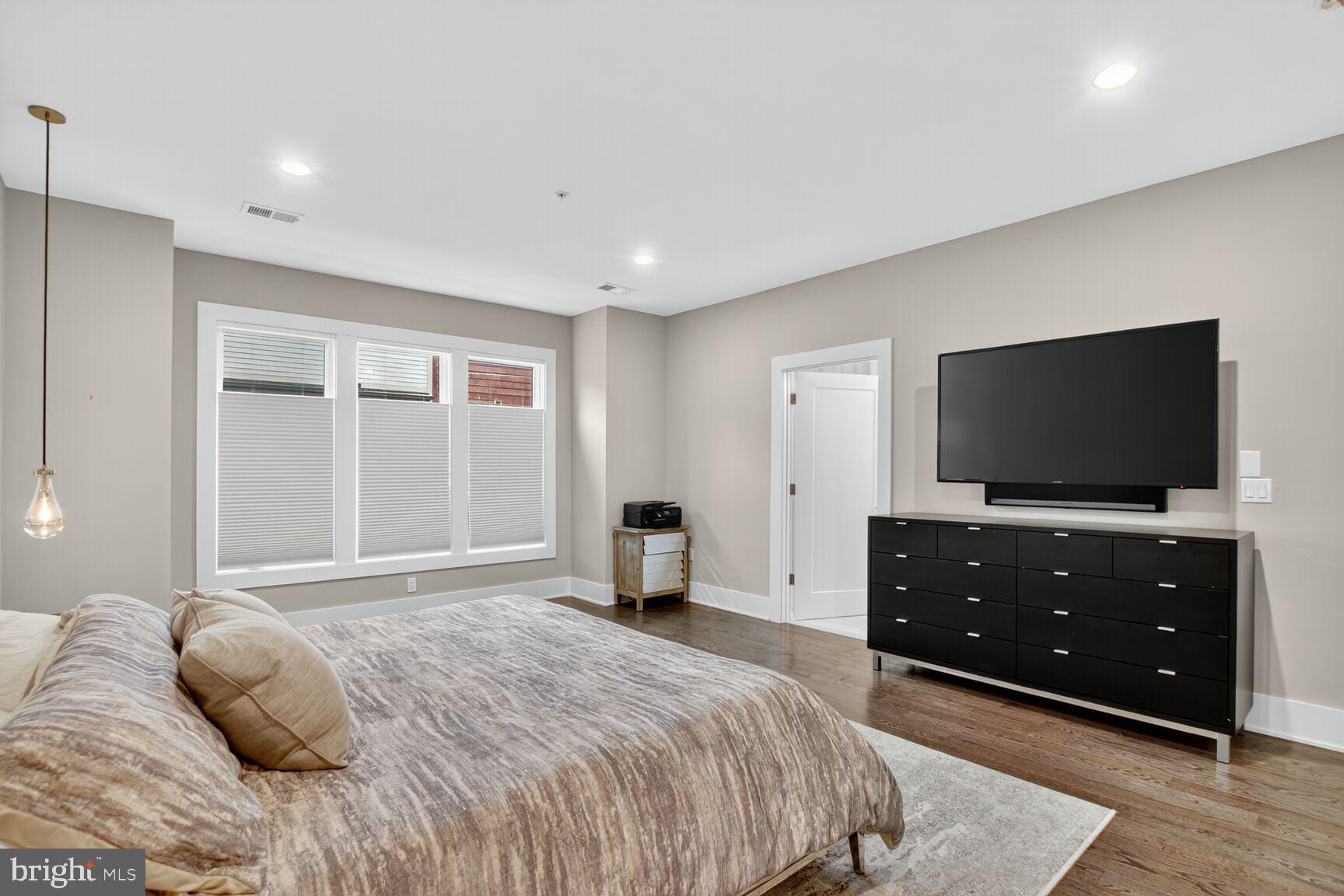 GROSVENOR HEIGHTS - Residential