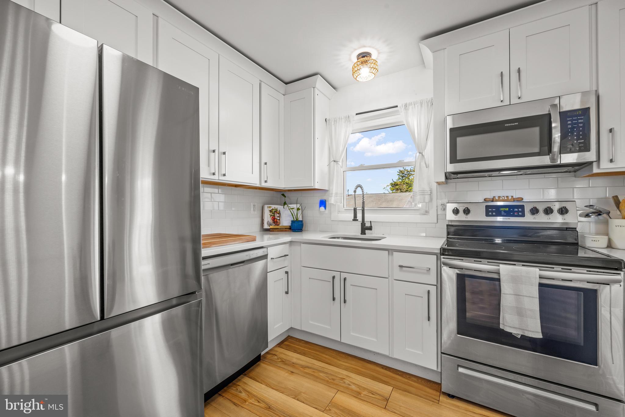 THE PROVINCES - Residential