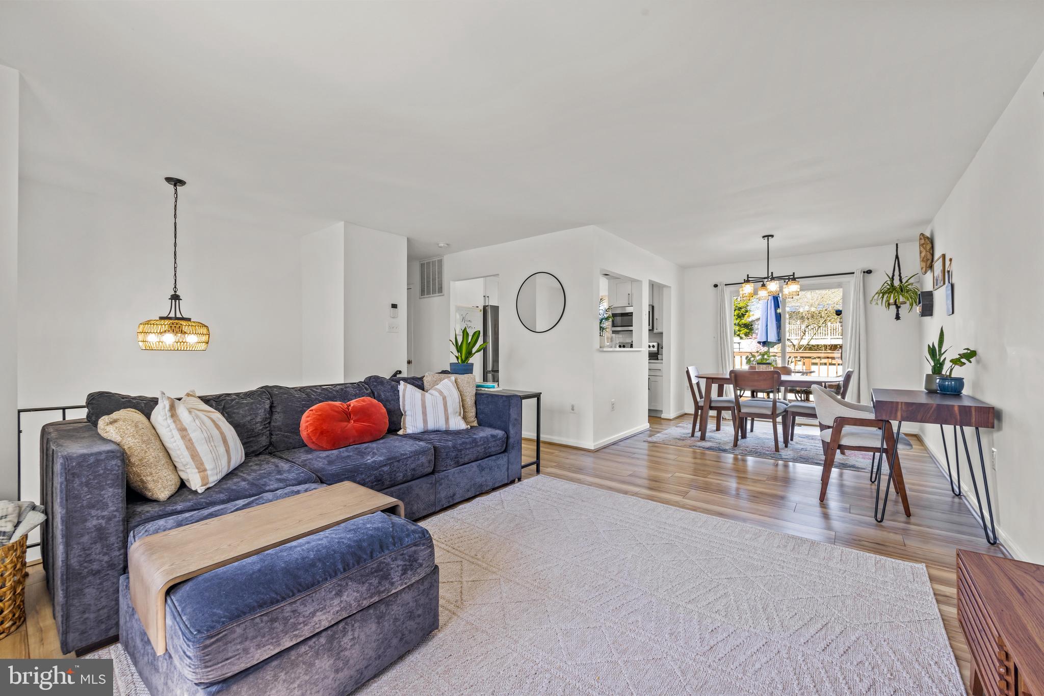 THE PROVINCES - Residential