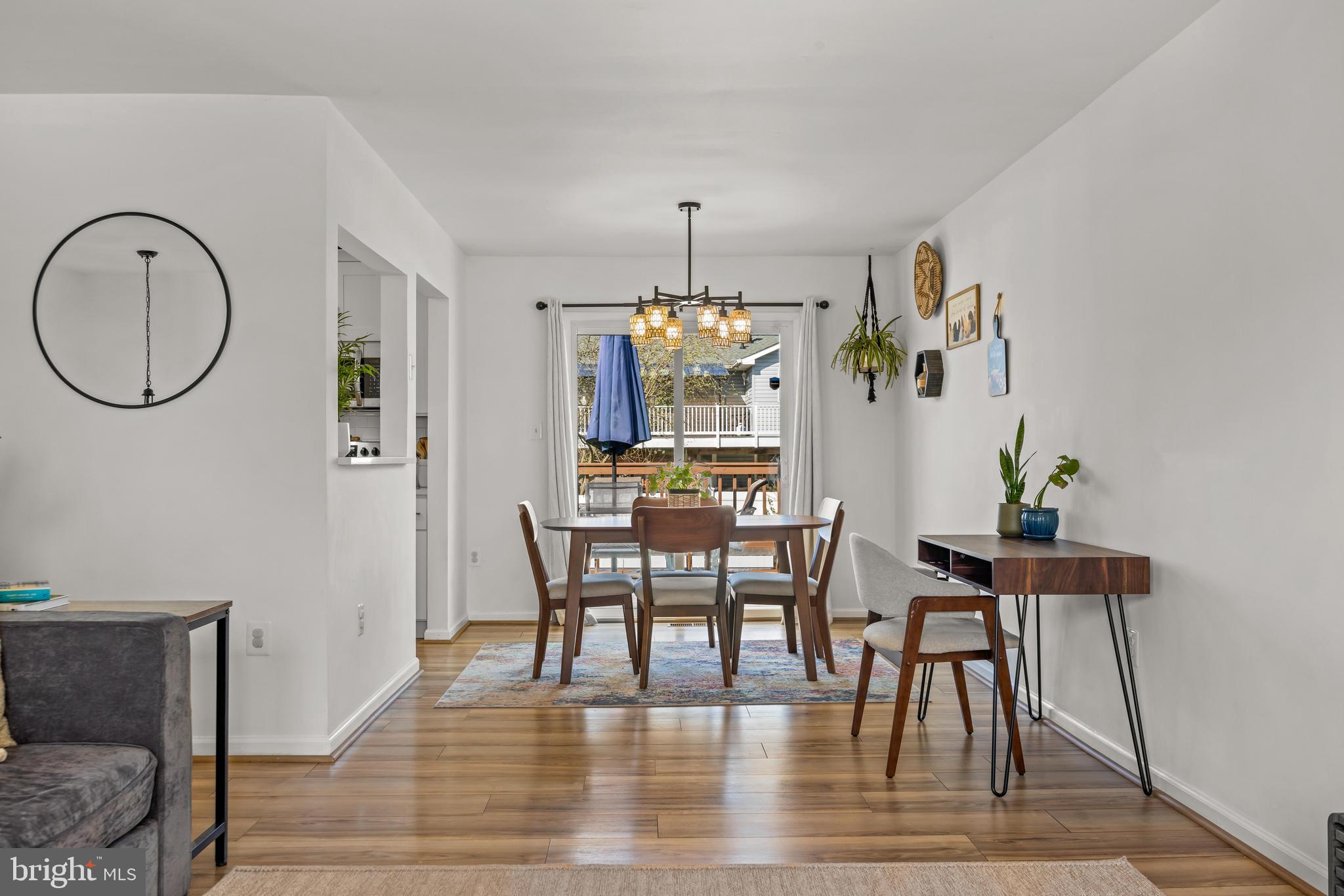 THE PROVINCES - Residential