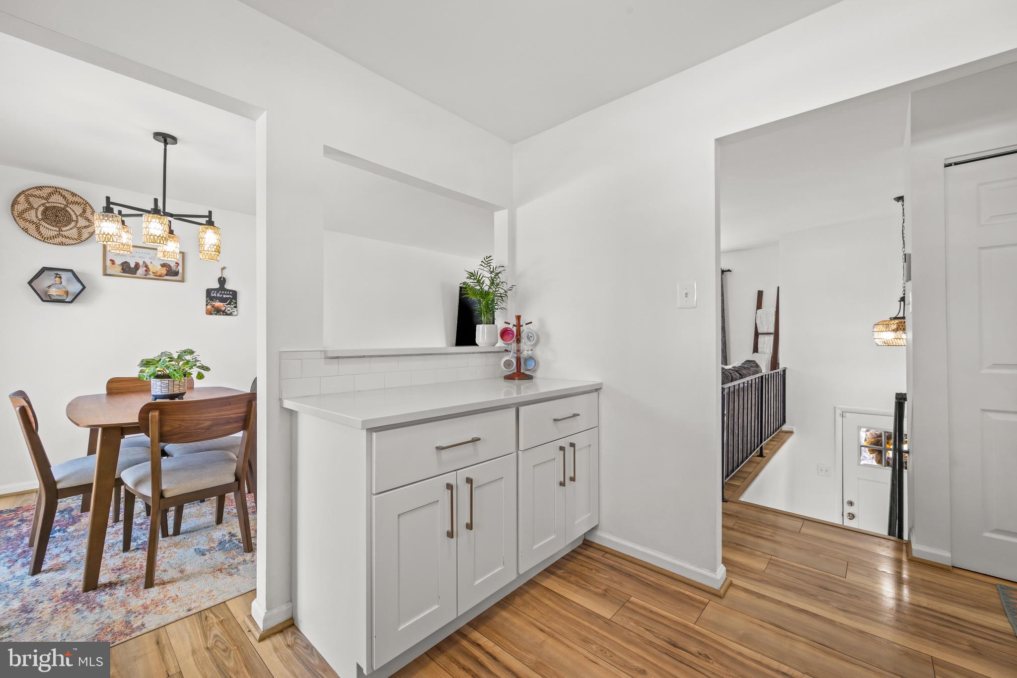 THE PROVINCES - Residential