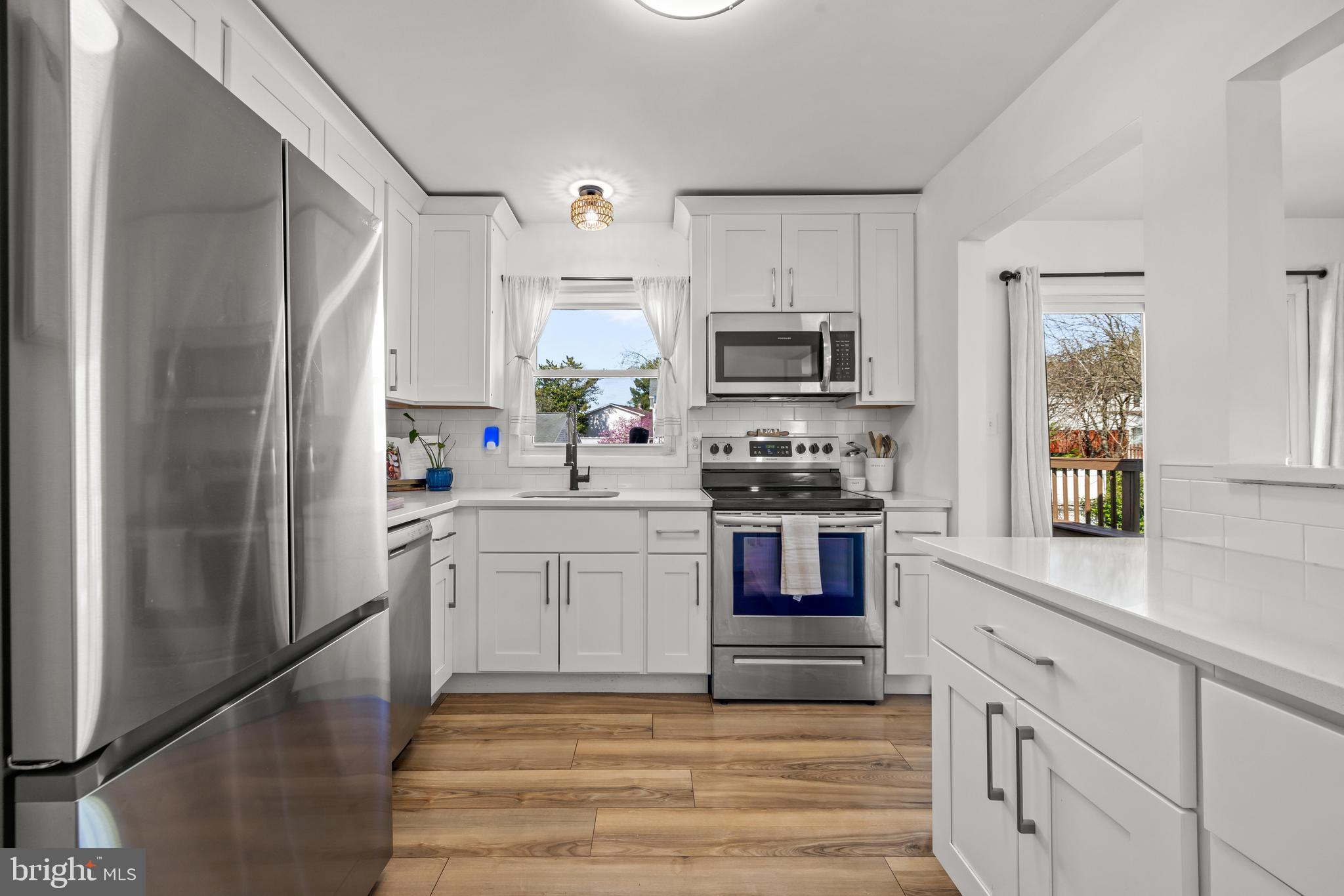 THE PROVINCES - Residential