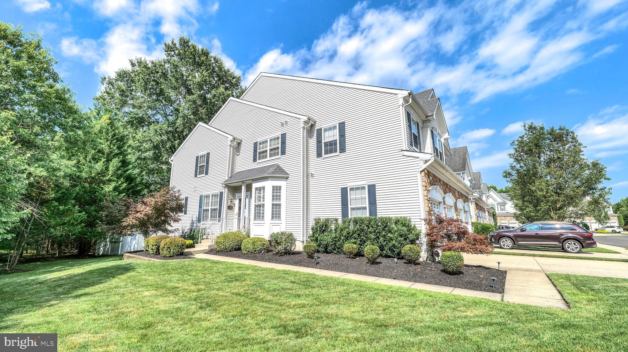 36 HATHAWAY COURT