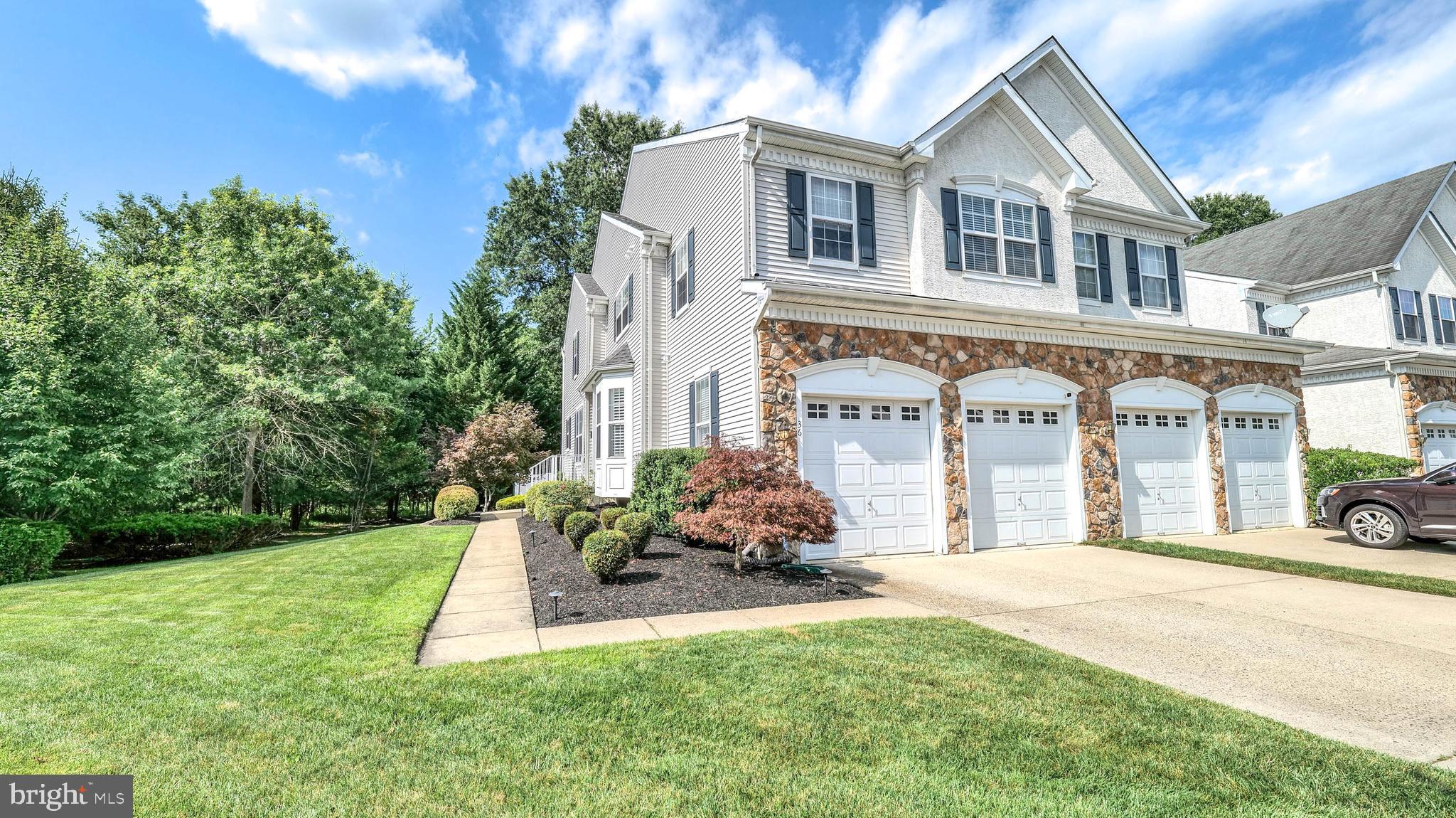 36 HATHAWAY COURT