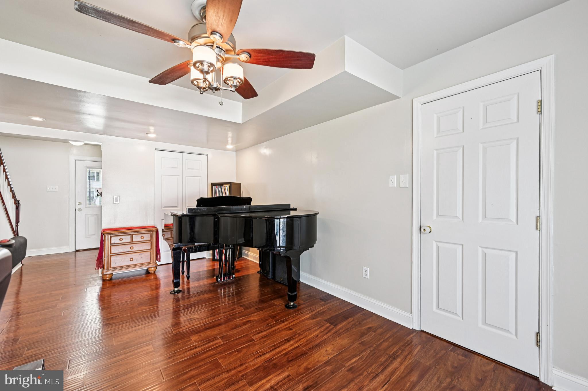 THE PROVINCES - Residential