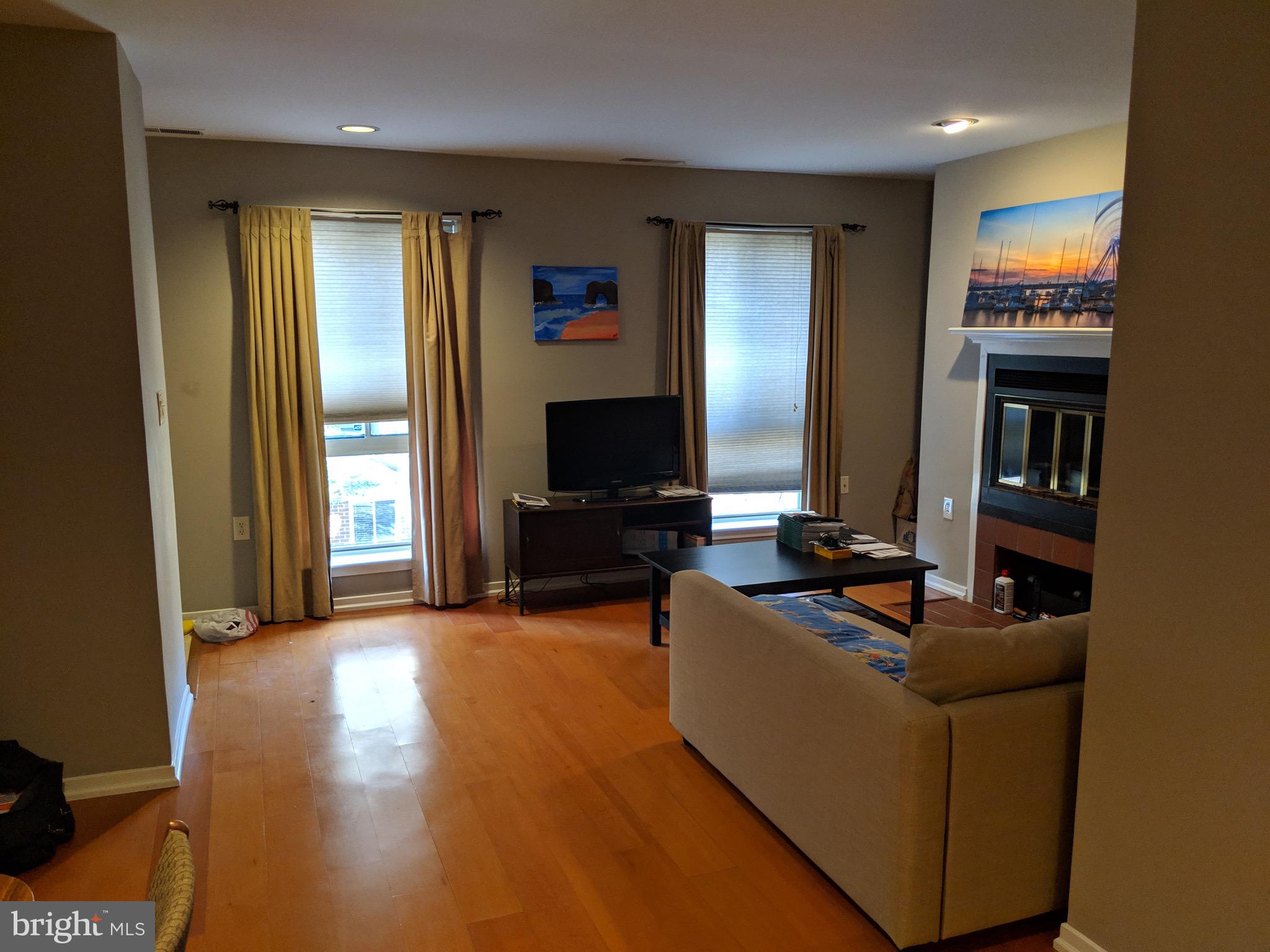 15 ANDREW PLACE R104