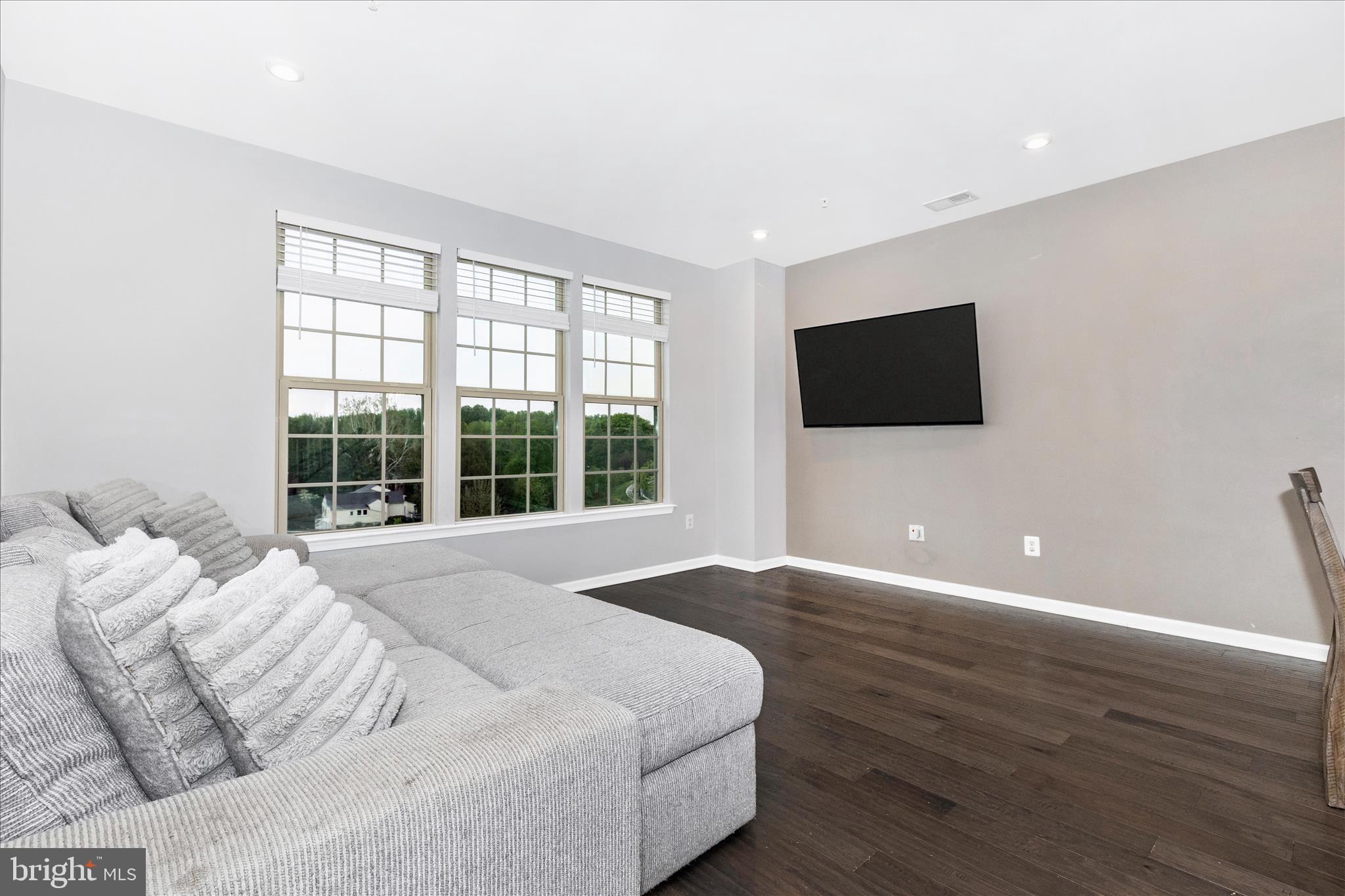 CABIN BRANCH - Residential