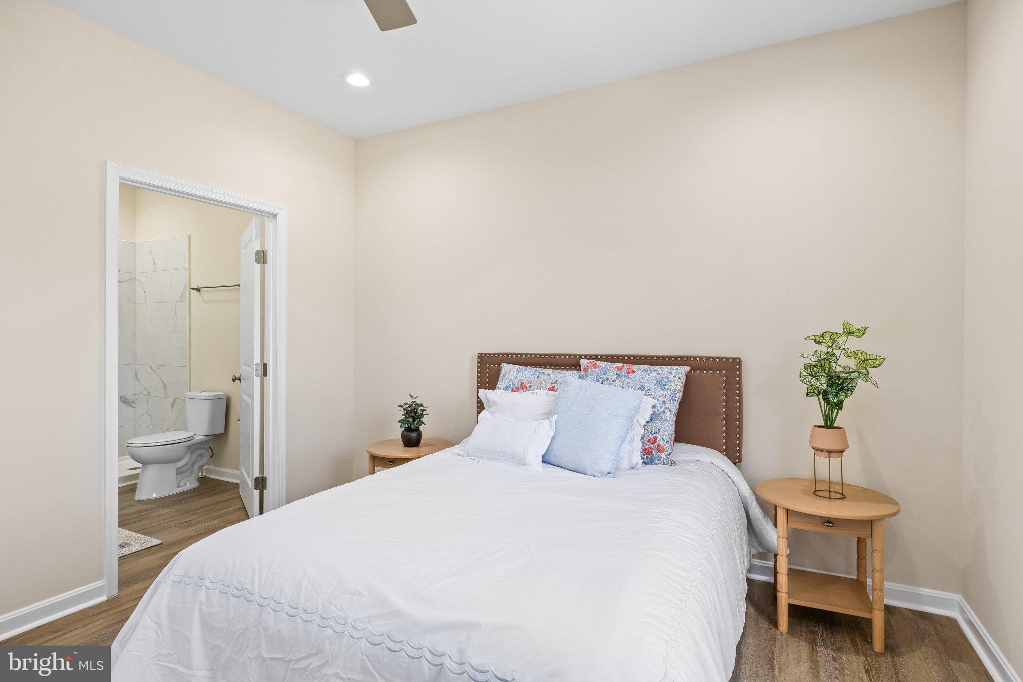 CABIN POINT / GLEBE HARBOR - Residential