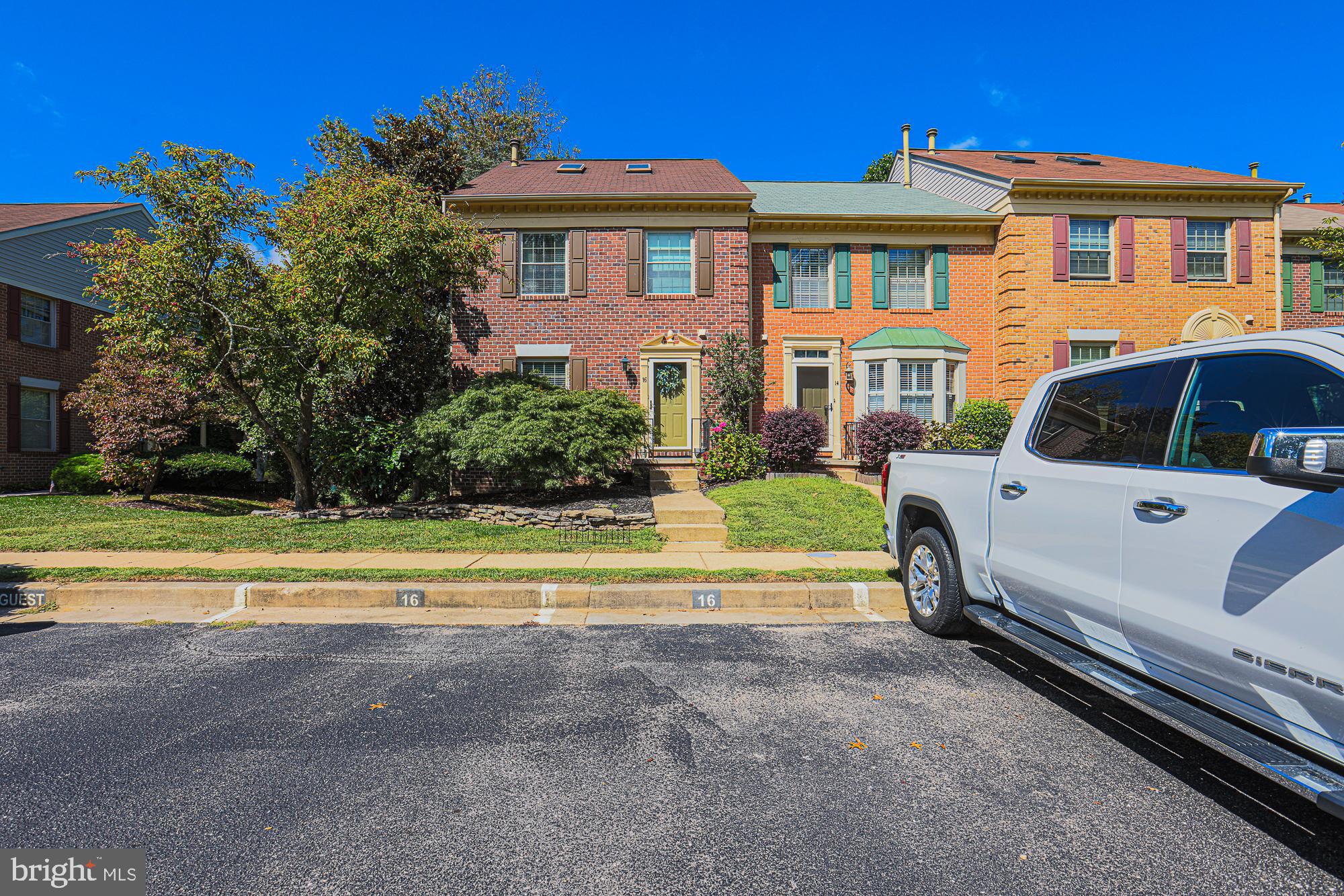 16 MEADOW RUN COURT