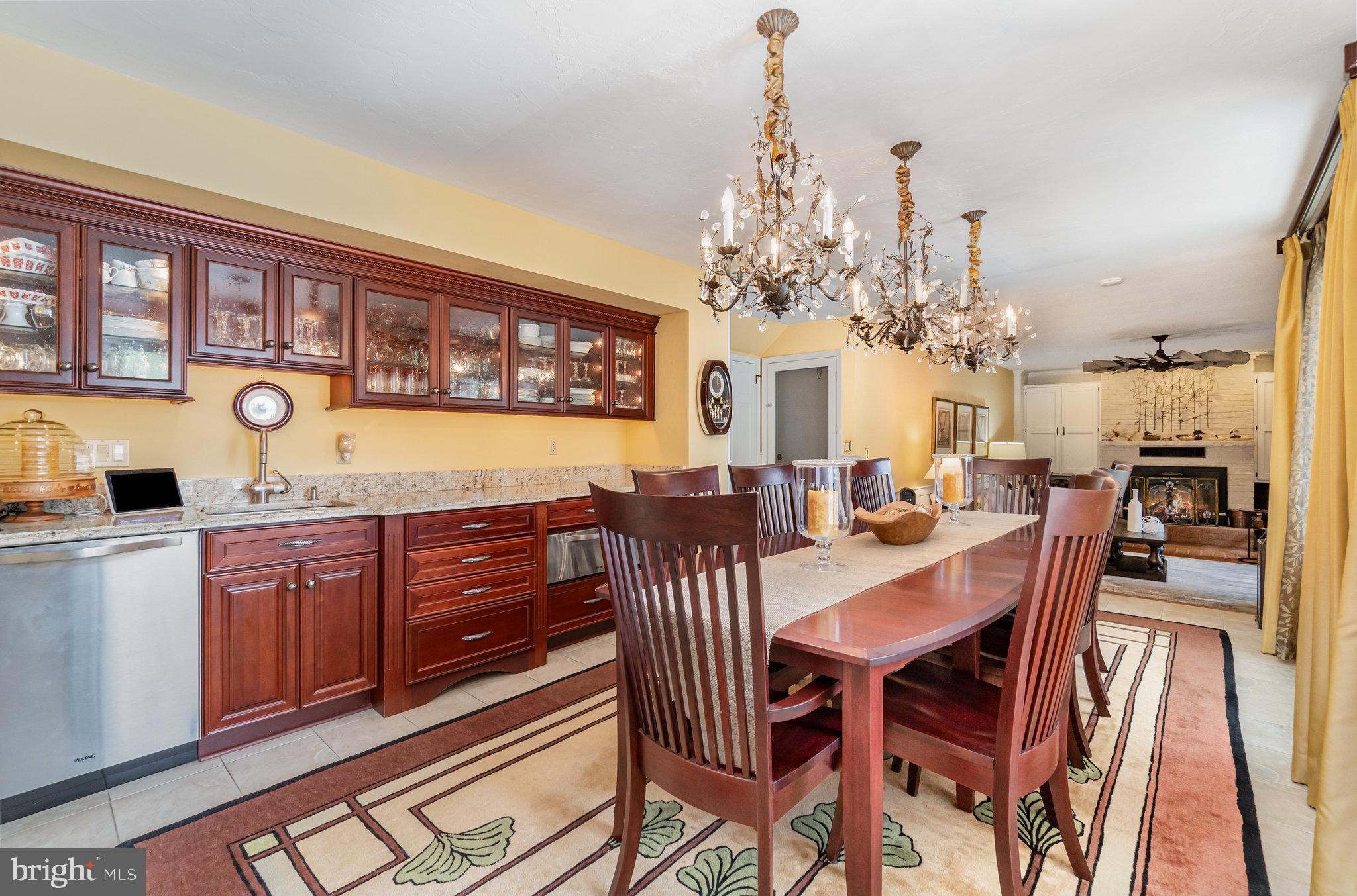 1446 S MOUNTAIN ROAD