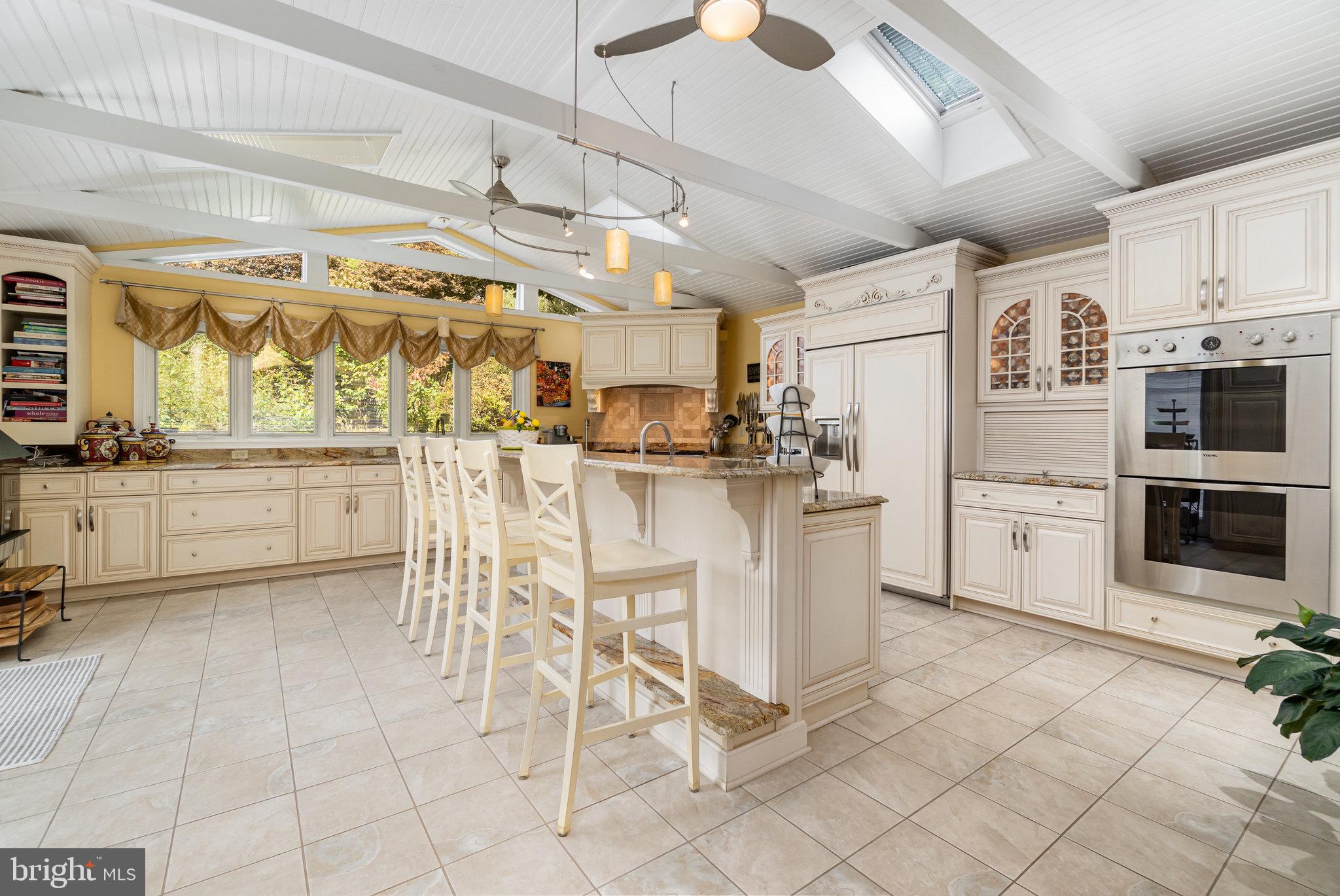 1446 S MOUNTAIN ROAD