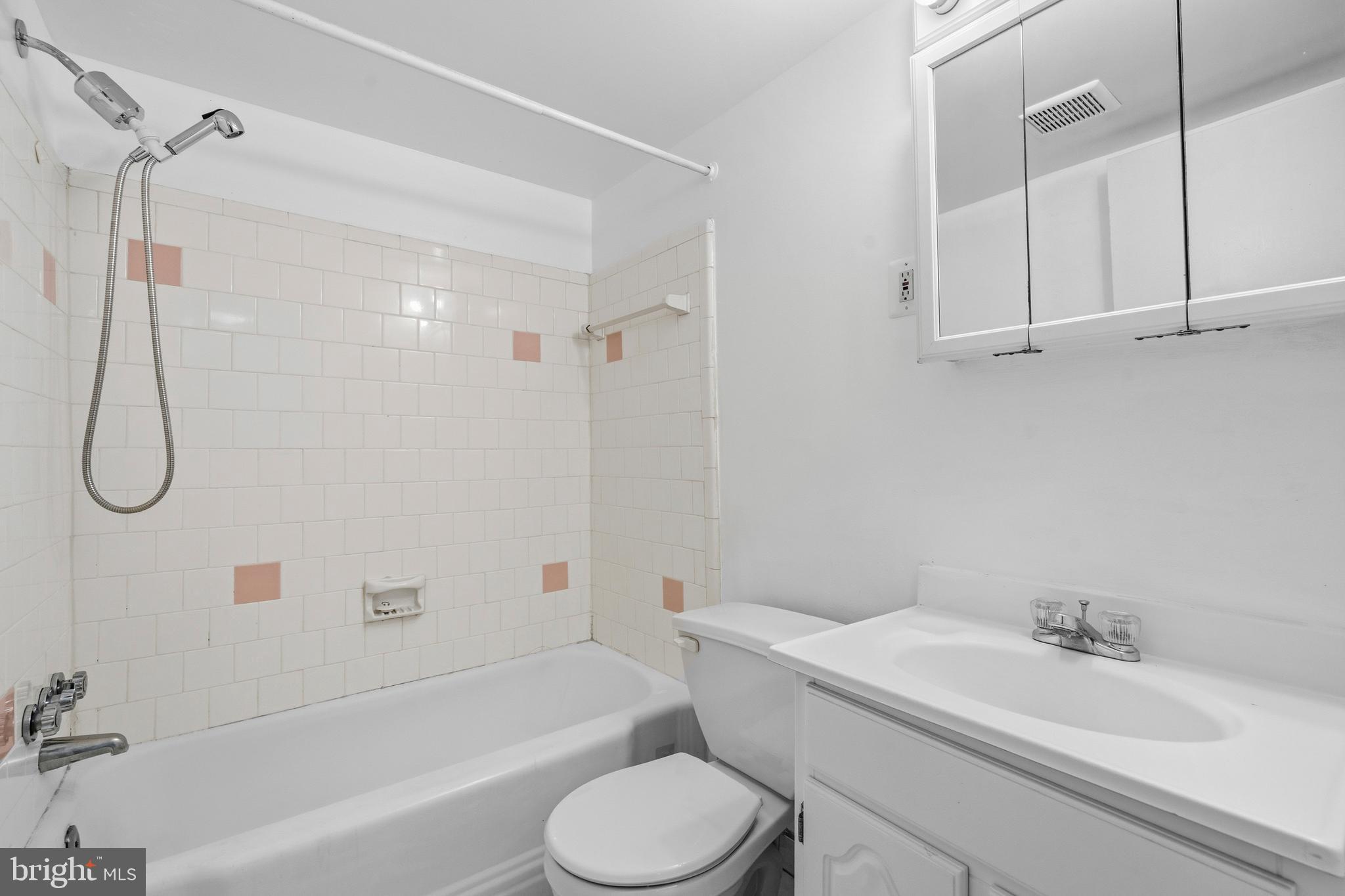 FAIRFAX HERITAGE - Residential