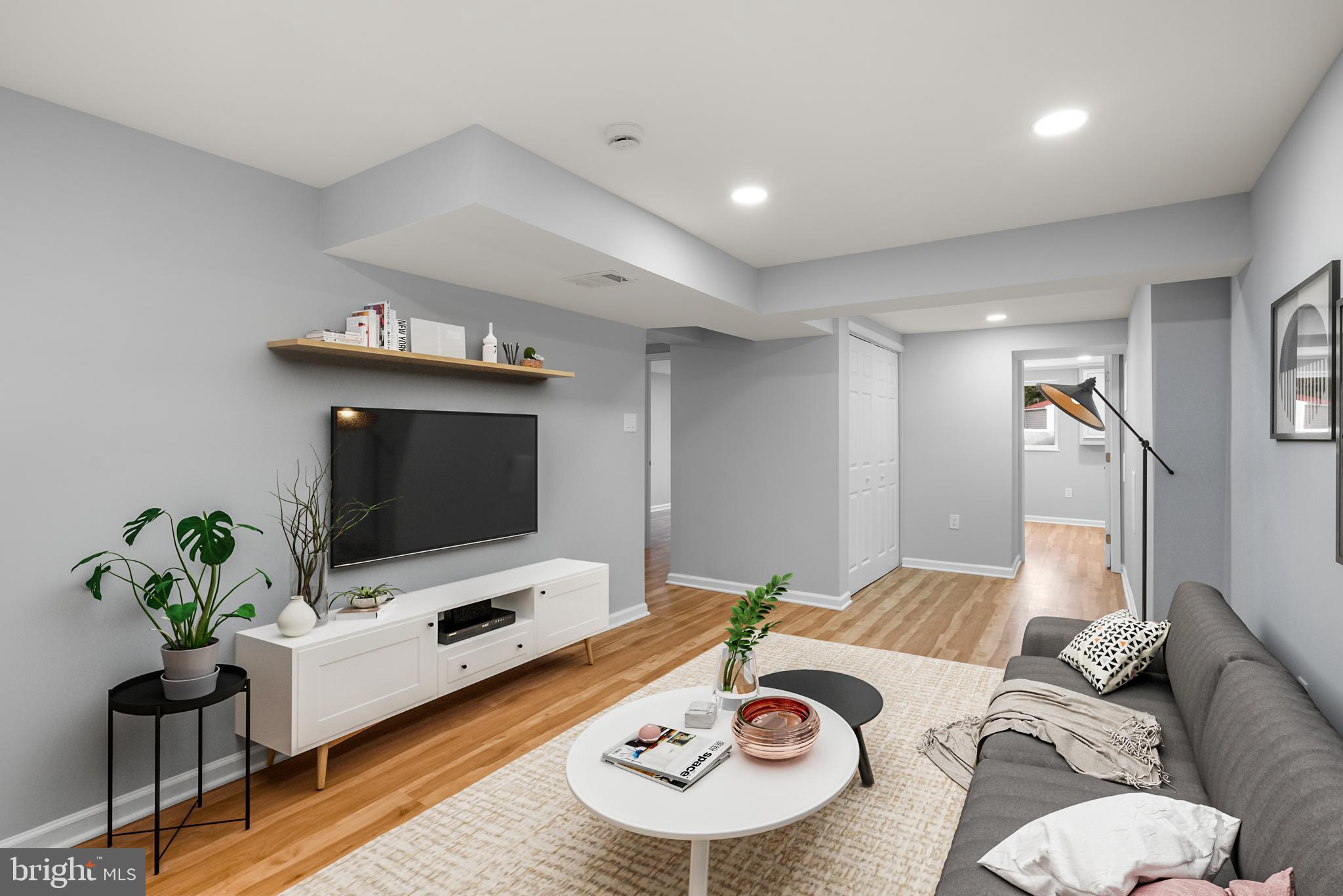 COLLEGE PARK ESTATES - Residential