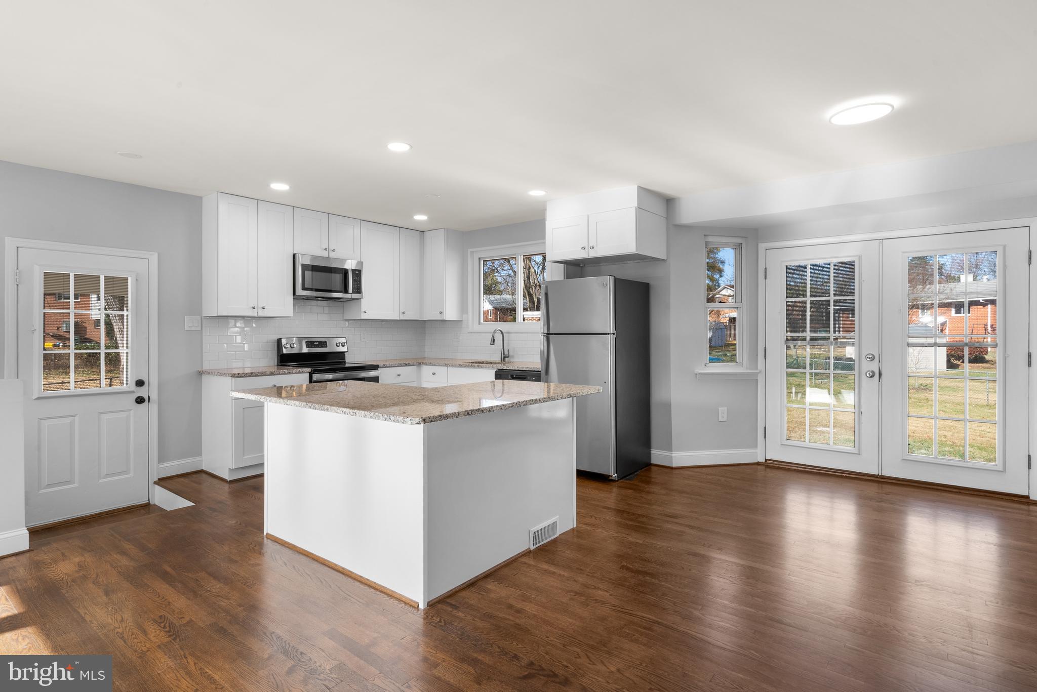 COLLEGE PARK ESTATES - Residential