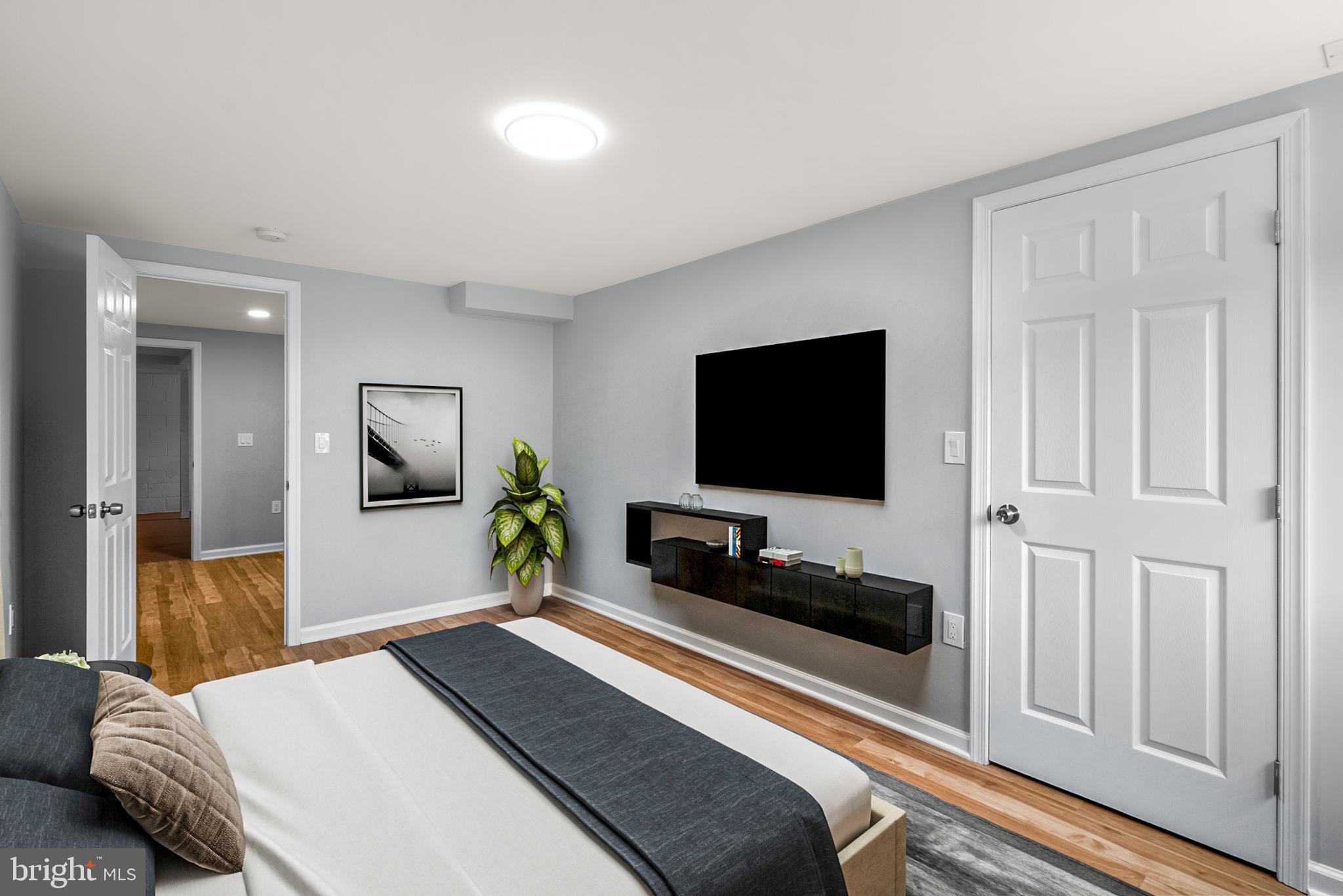 COLLEGE PARK ESTATES - Residential