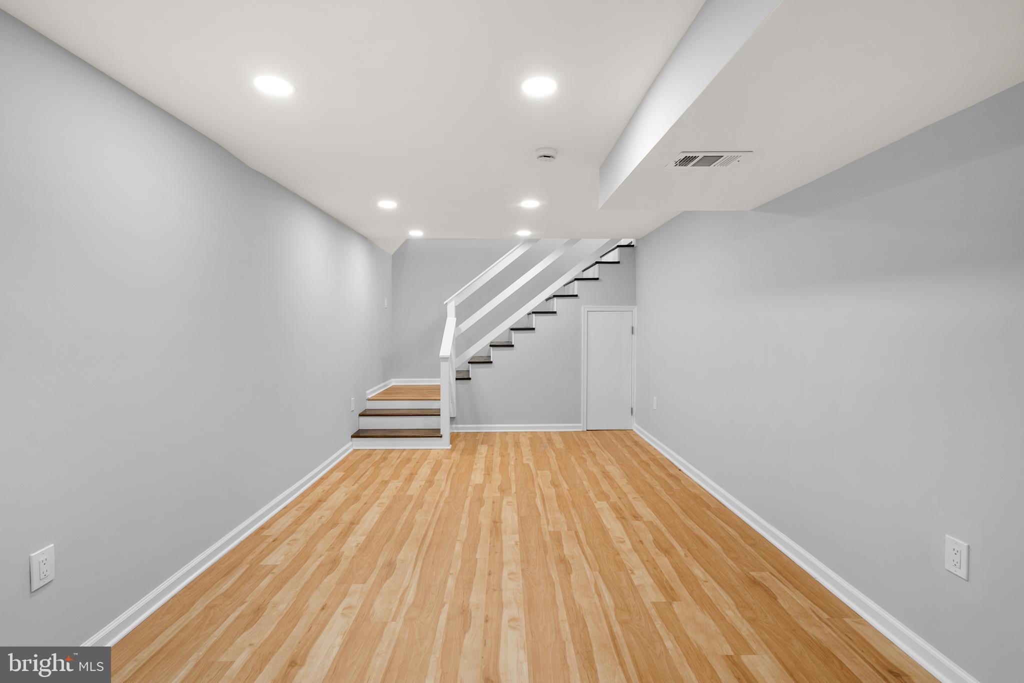 COLLEGE PARK ESTATES - Residential