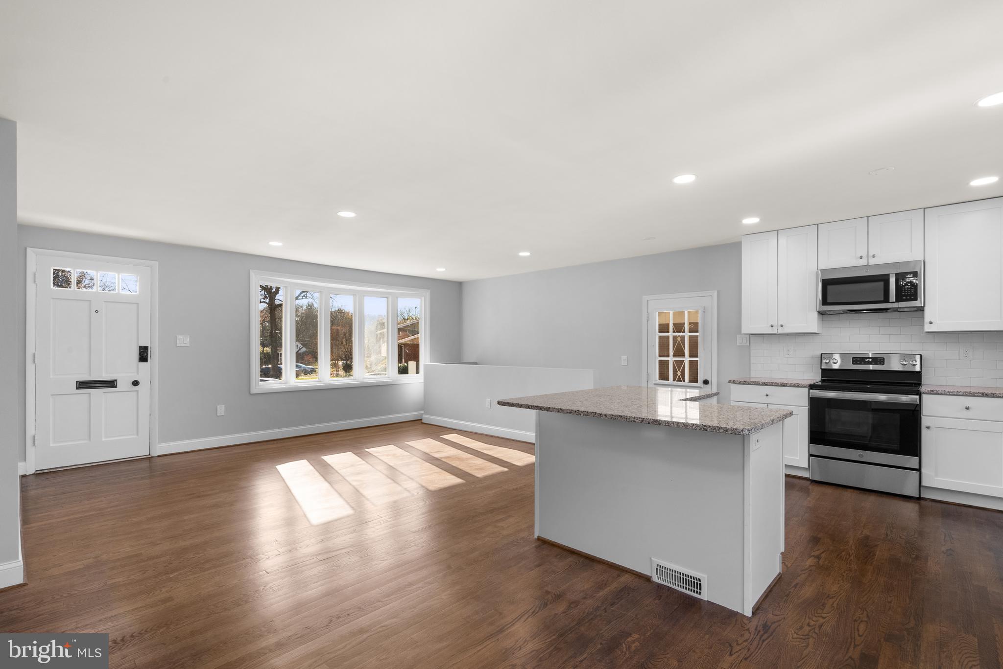 COLLEGE PARK ESTATES - Residential