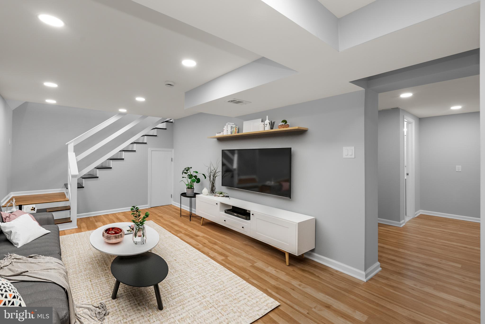 COLLEGE PARK ESTATES - Residential