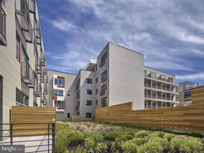 WASHINGTON SQ - Residential Lease