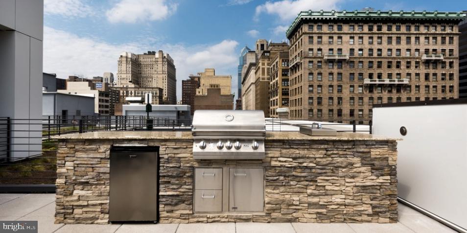 WASHINGTON SQ - Residential Lease