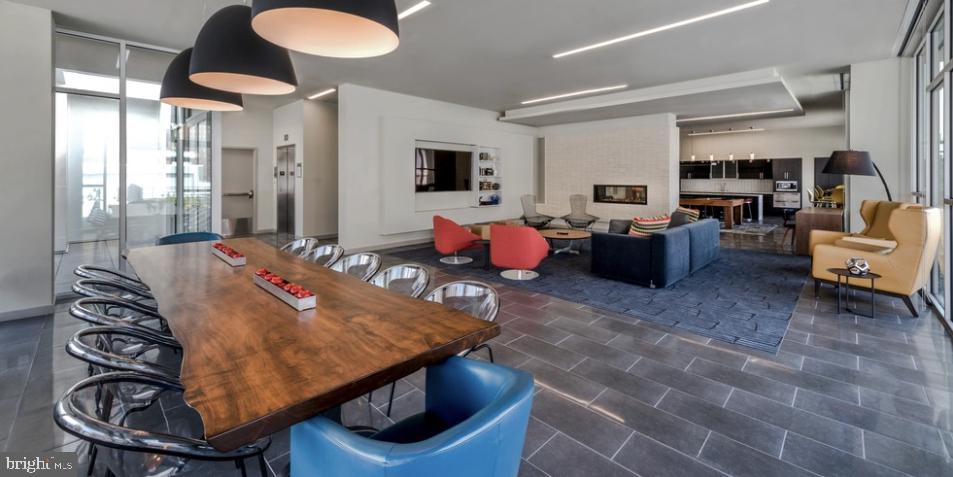 WASHINGTON SQ - Residential Lease