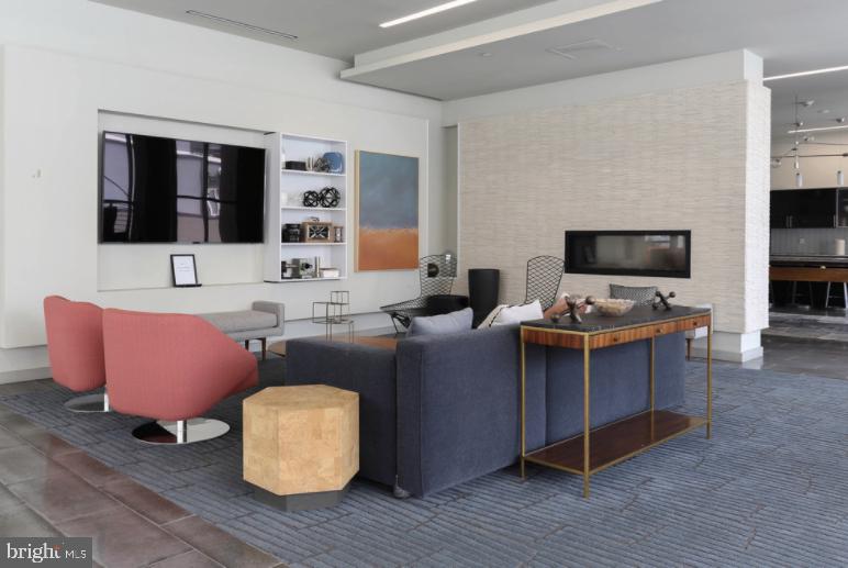 WASHINGTON SQ - Residential Lease