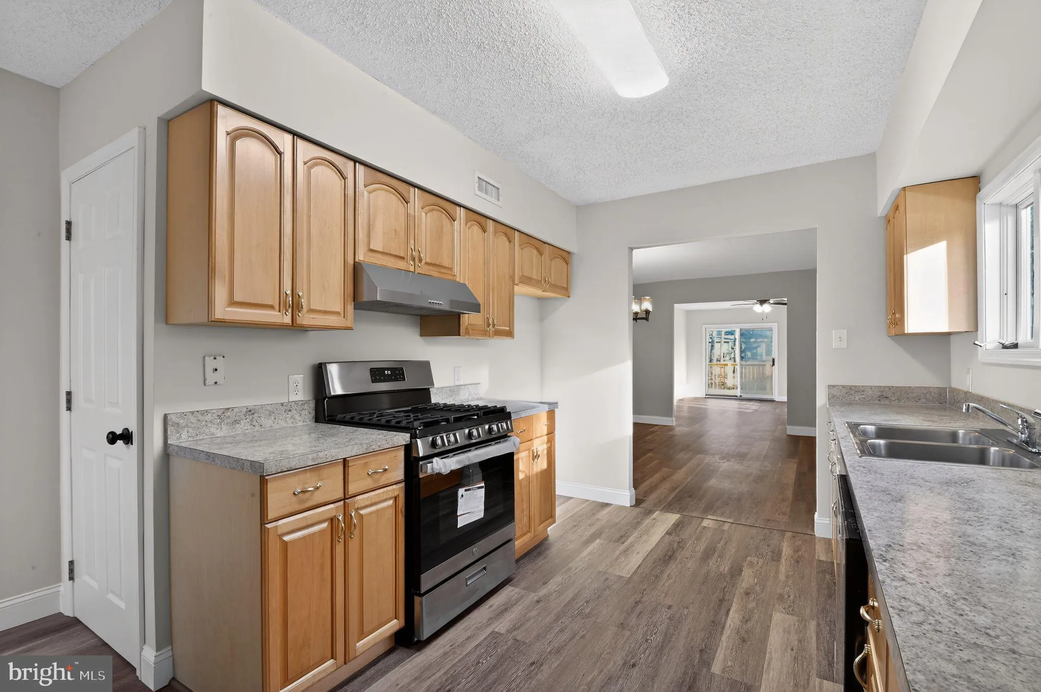 Millville, New Jersey 08332, United States, 3 Bedrooms Bedrooms, ,1 BathroomBathrooms,Residential,Active,254571