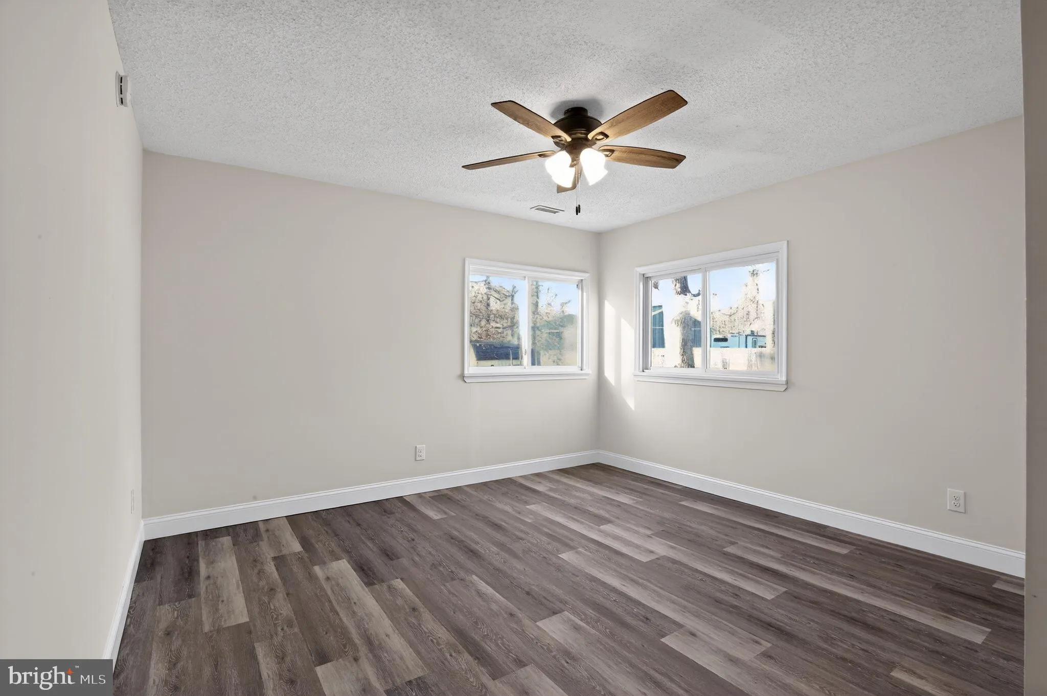 Millville, New Jersey 08332, United States, 3 Bedrooms Bedrooms, ,1 BathroomBathrooms,Residential,Active,254571