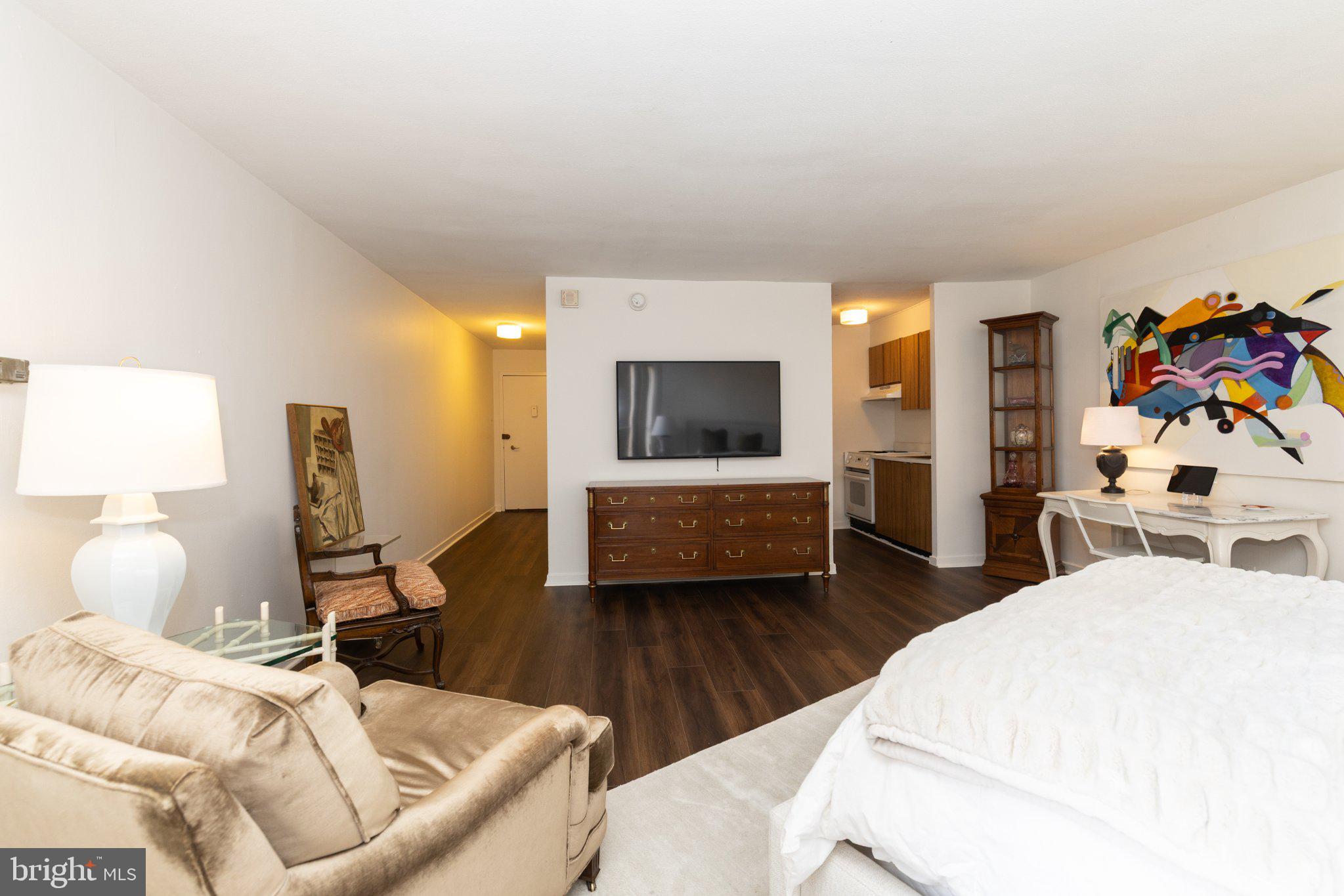 224 W RITTENHOUSE SQUARE 30 1704