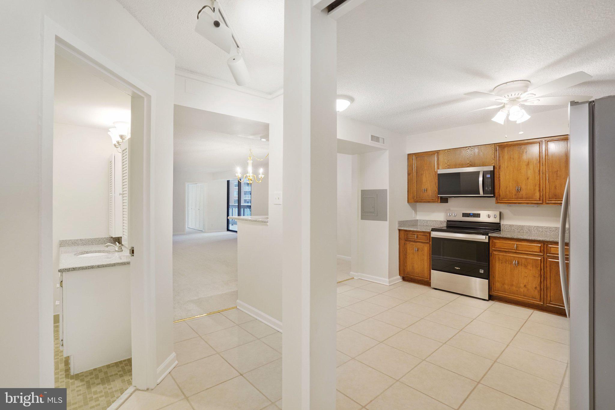 3800 FAIRFAX DRIVE 213