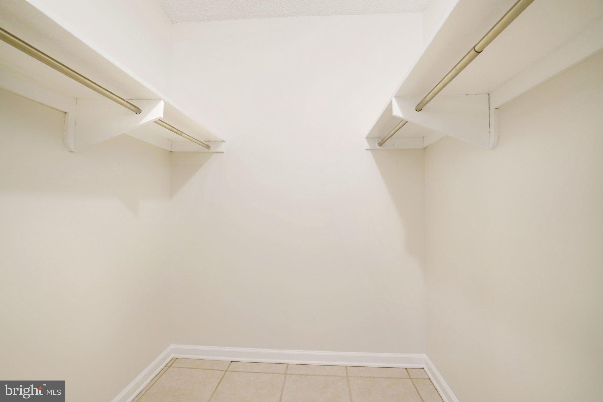 3800 FAIRFAX DRIVE 213