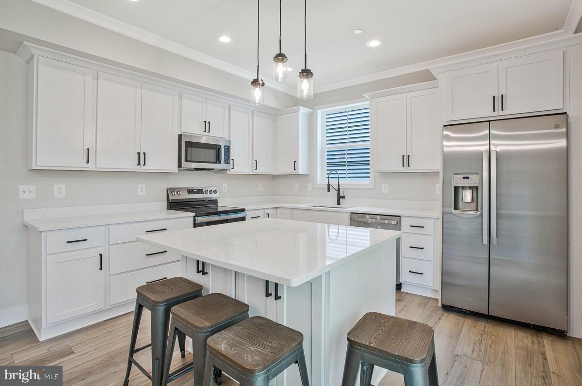 AVALON SHORES - Residential