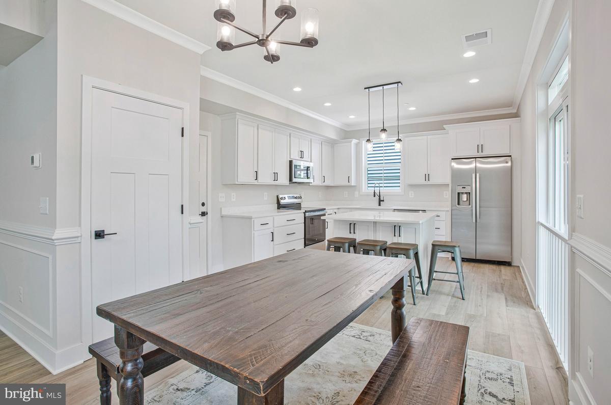 AVALON SHORES - Residential