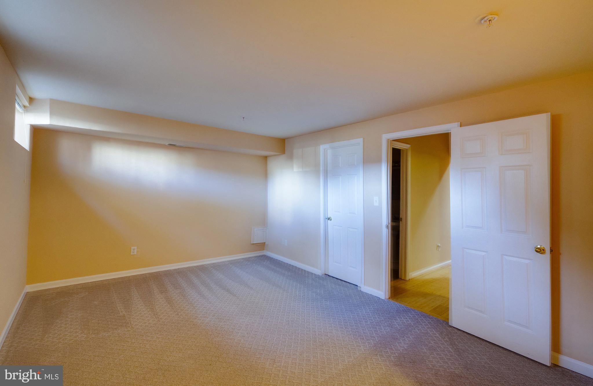 KENTLANDS MIDTOWN - Residential Lease