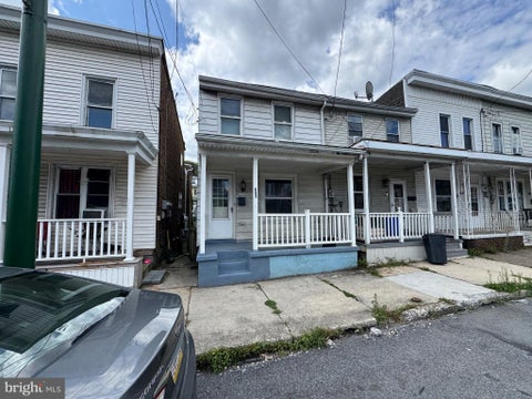 Townhouse For Rent - 302 S 2nd Street<br/> Schuylkill County, SAINT CLAIR, PA 17970
