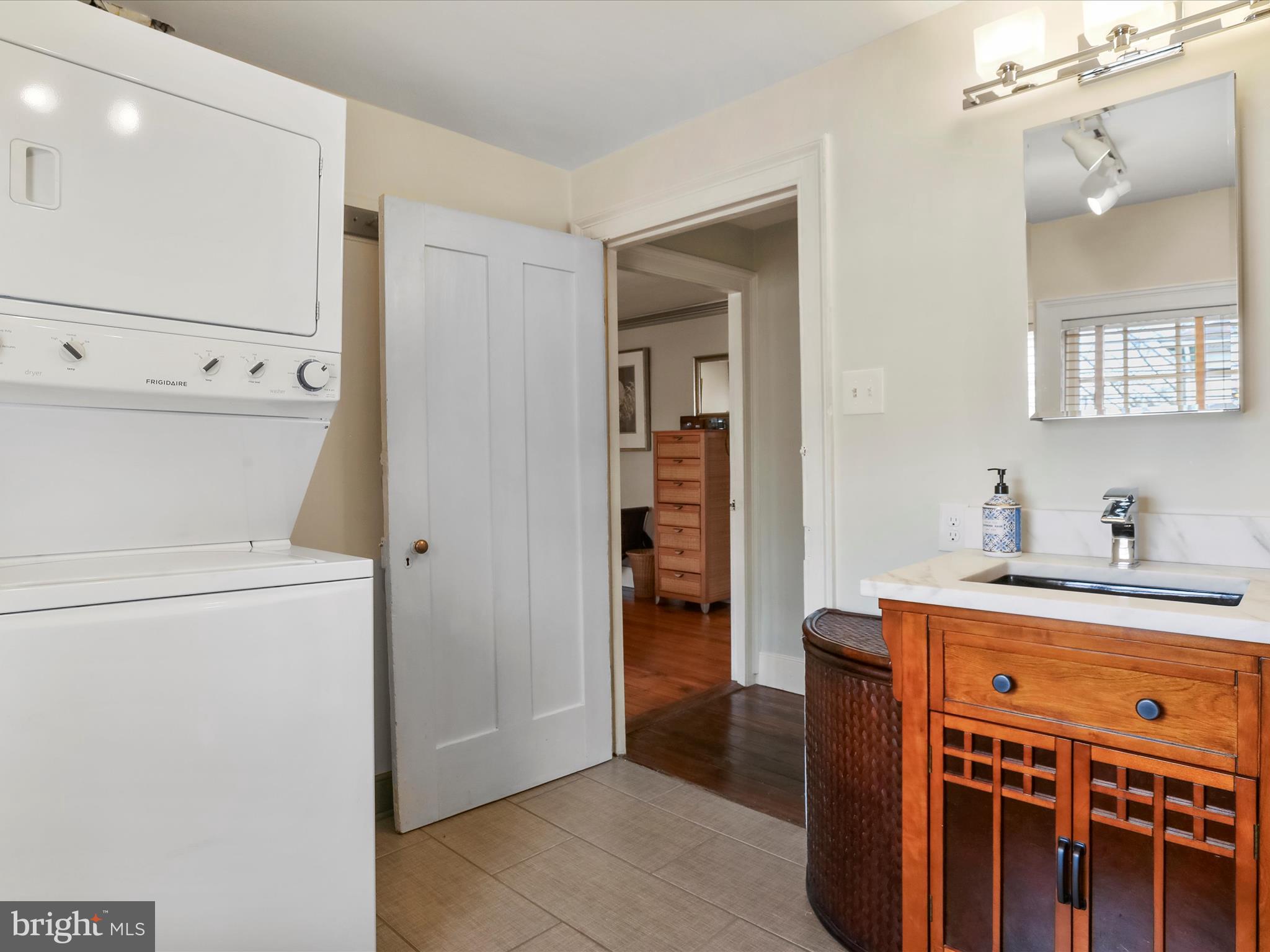 CHARLES TOWN - Residential