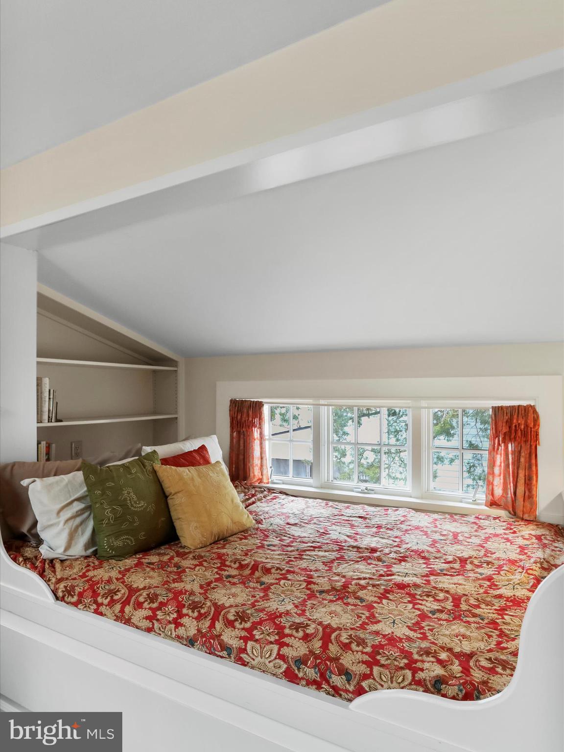 CHARLES TOWN - Residential