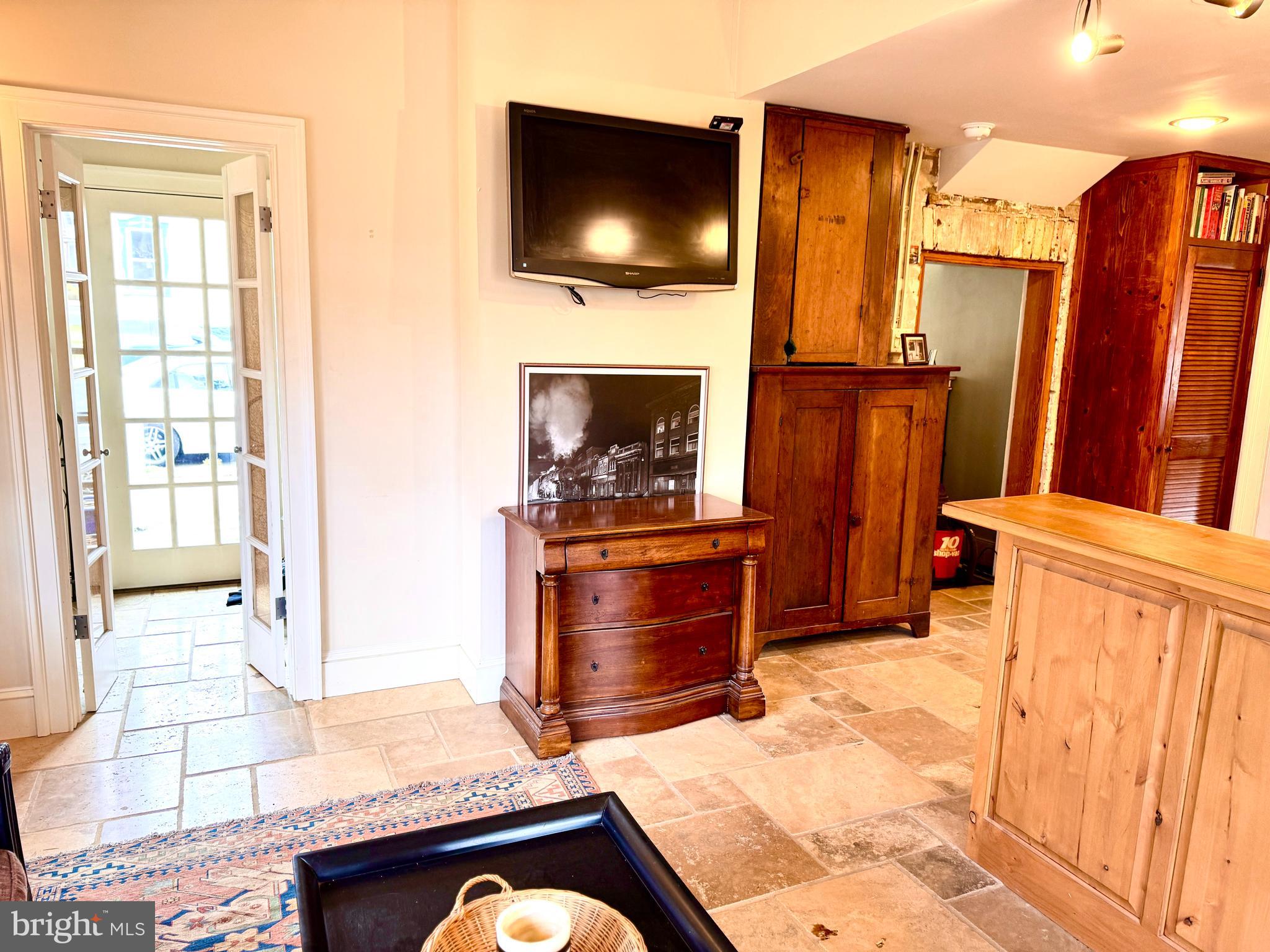 CHARLES TOWN - Residential