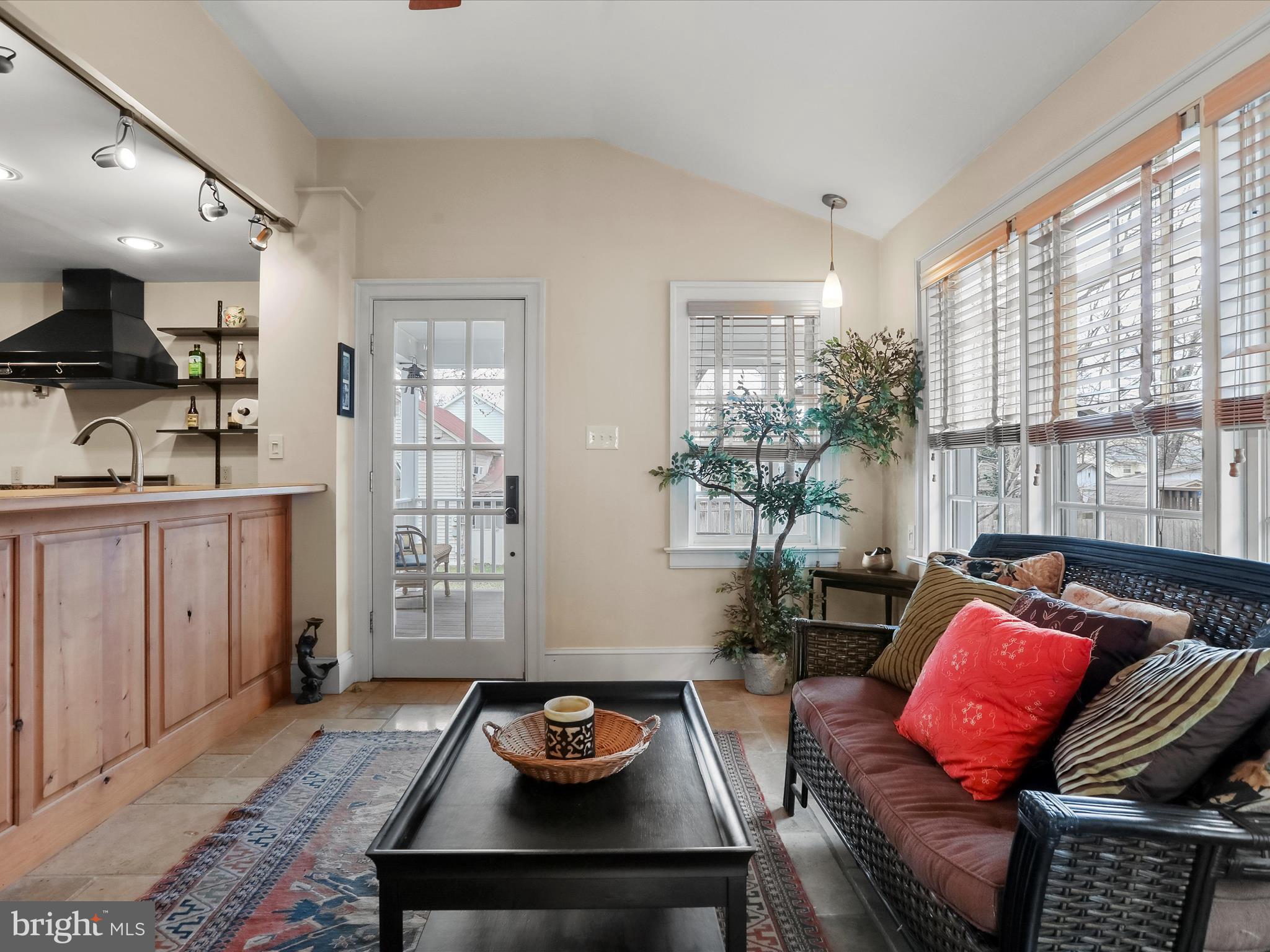 CHARLES TOWN - Residential