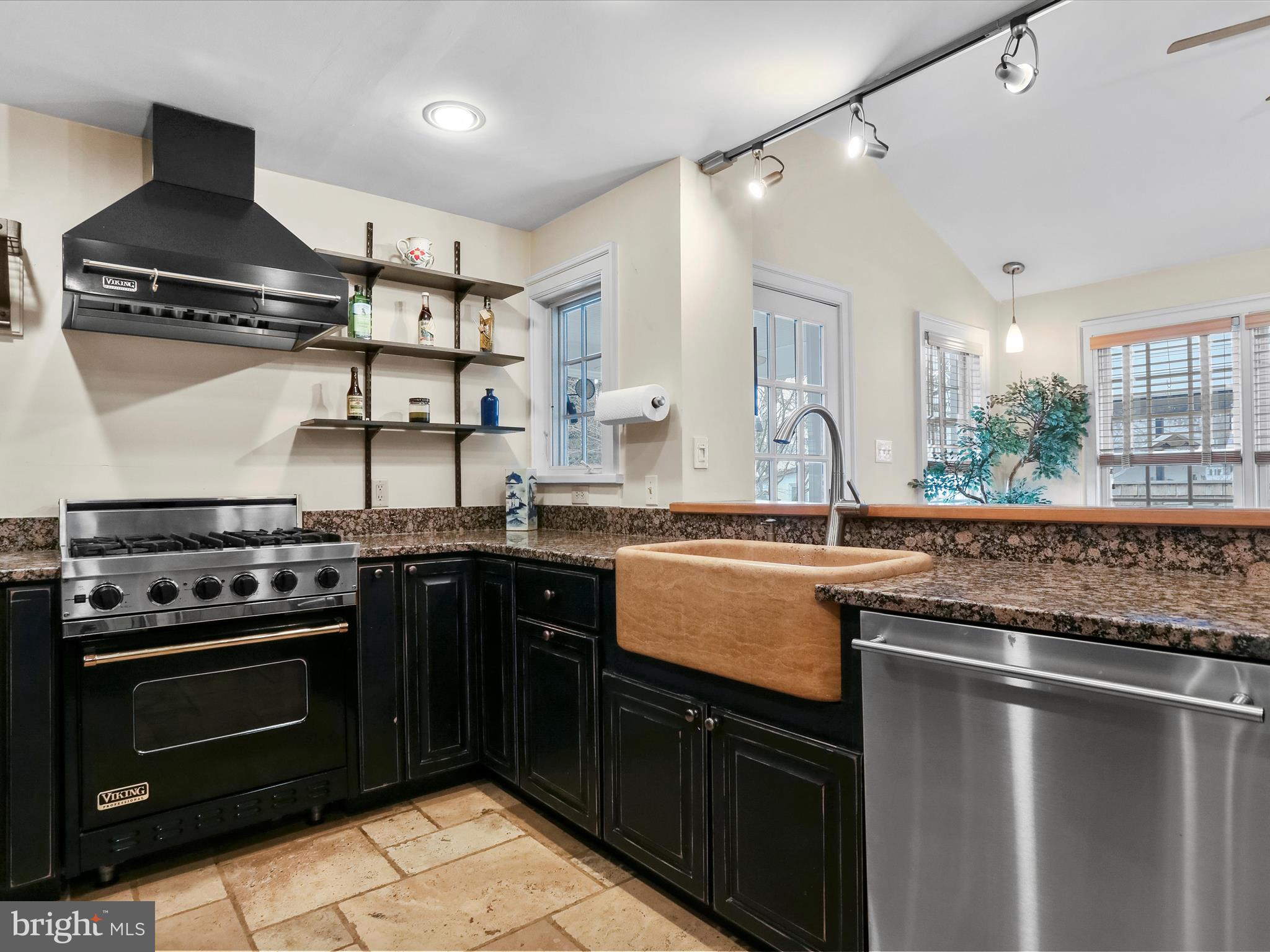 CHARLES TOWN - Residential