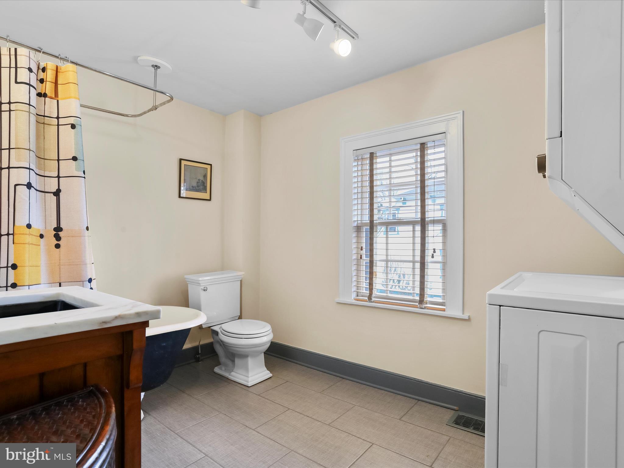 CHARLES TOWN - Residential