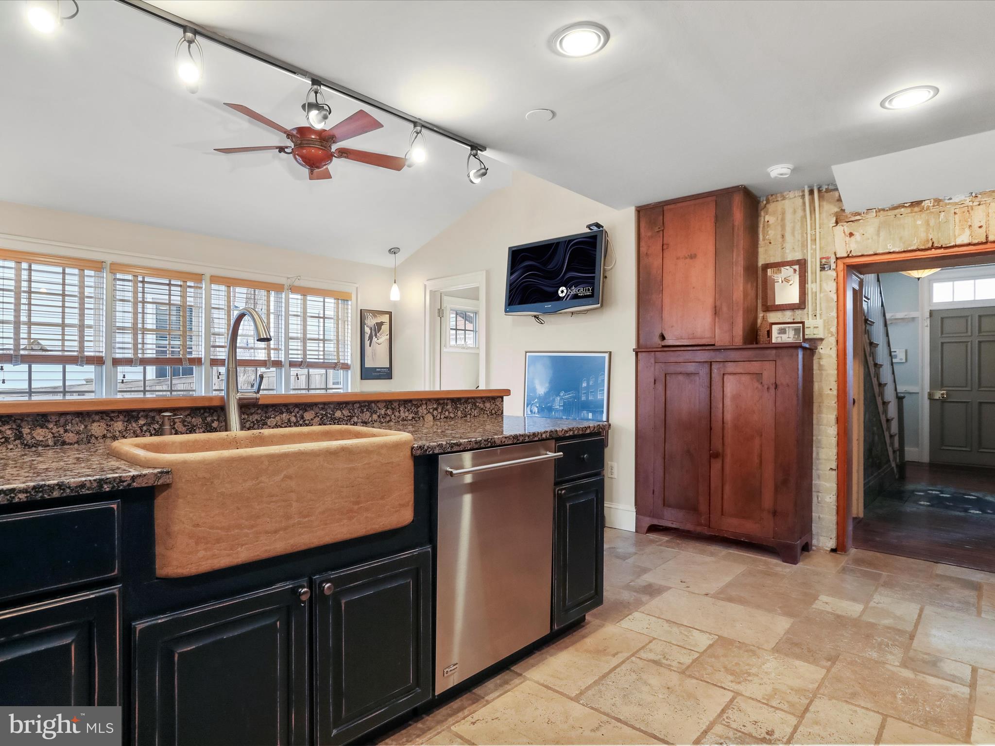 CHARLES TOWN - Residential