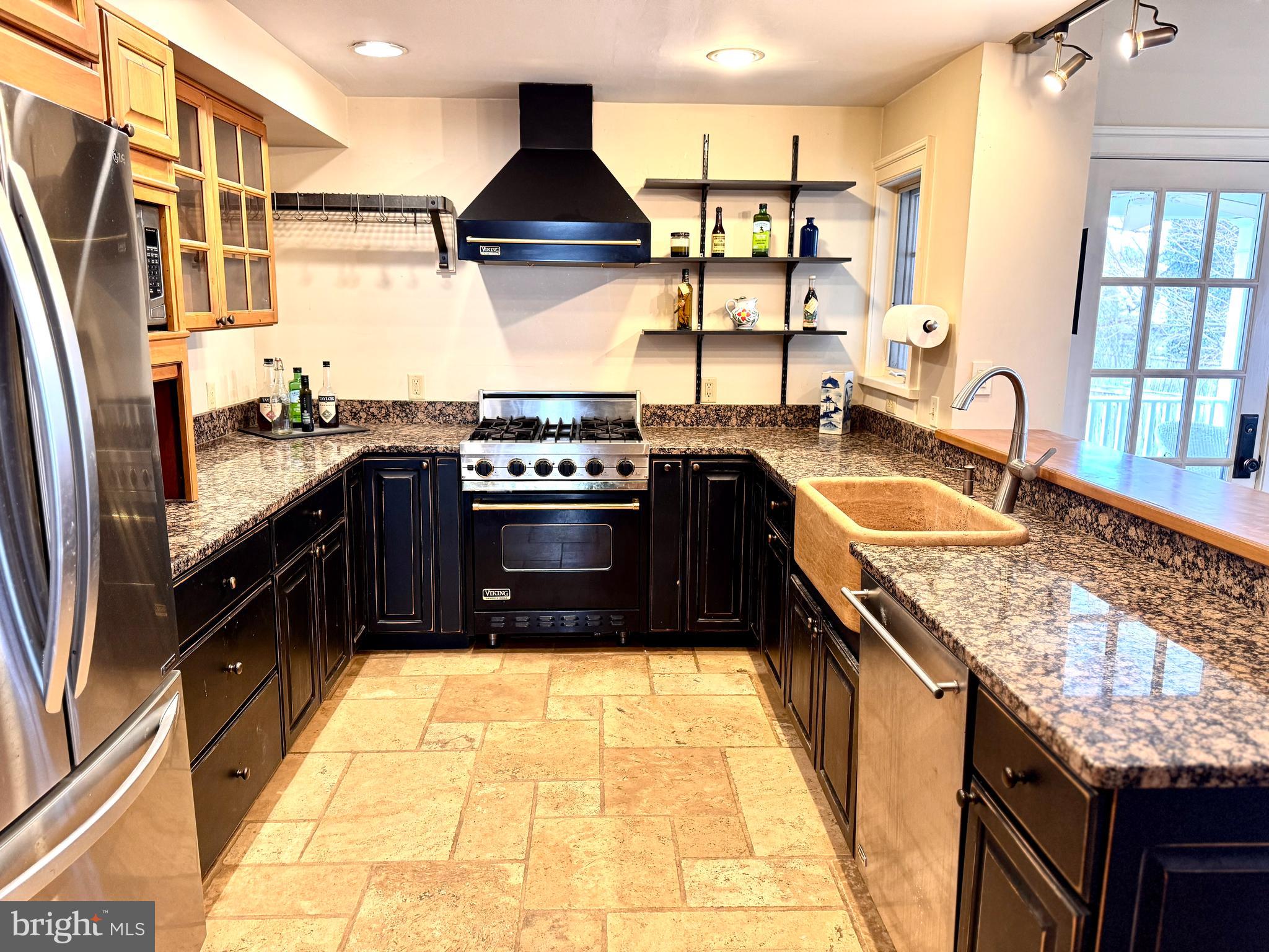 CHARLES TOWN - Residential