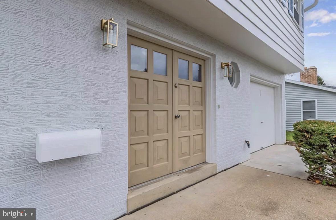 7 CENTER DRIVE