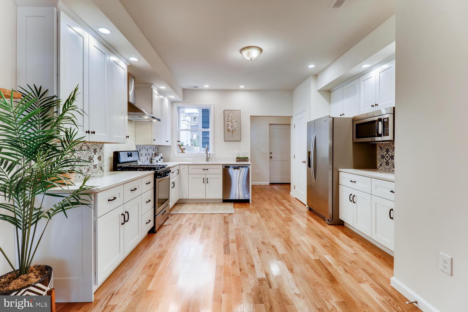 EAST BALTIMORE MIDWAY - Residential