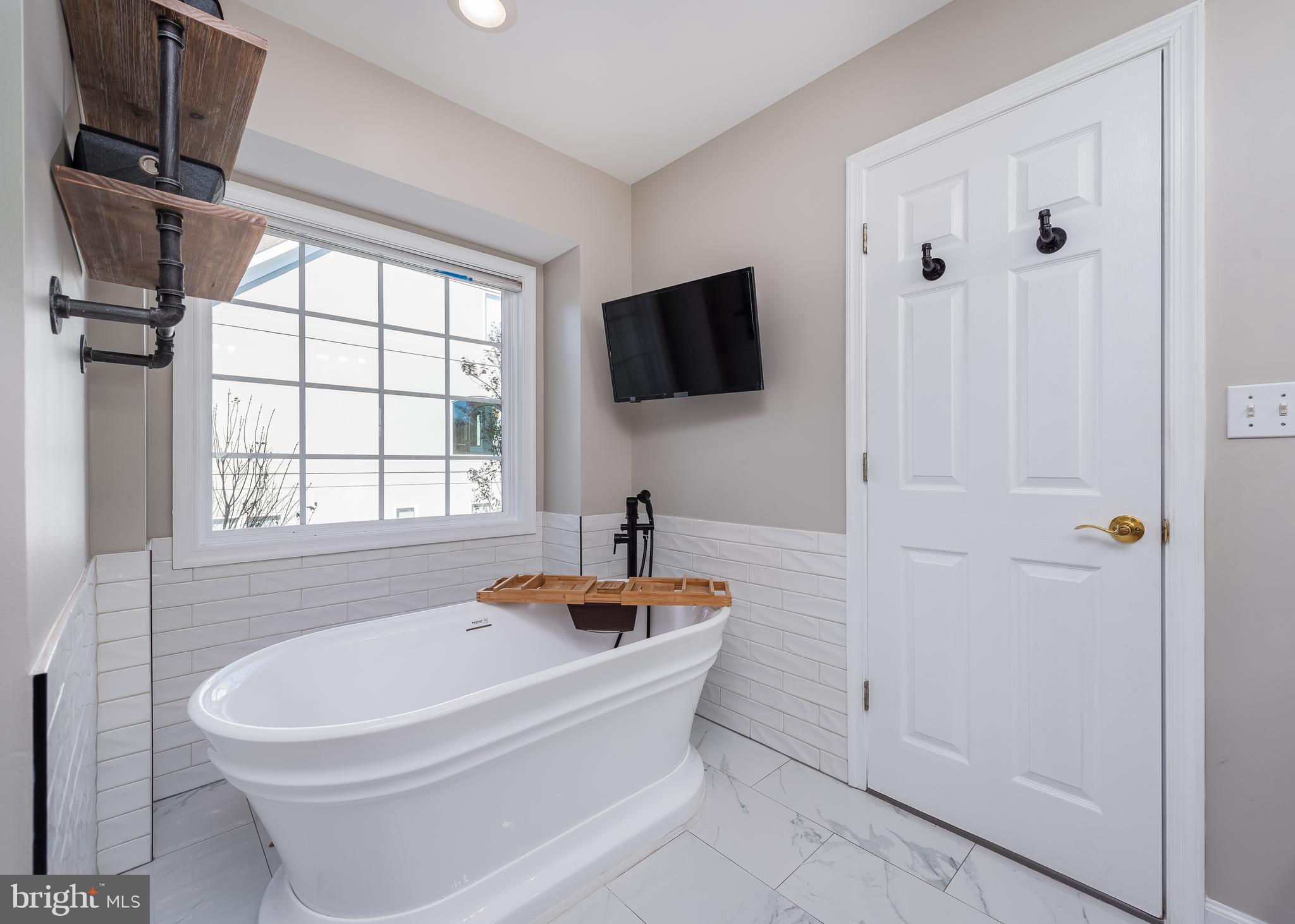 WEST SHORE - Residential