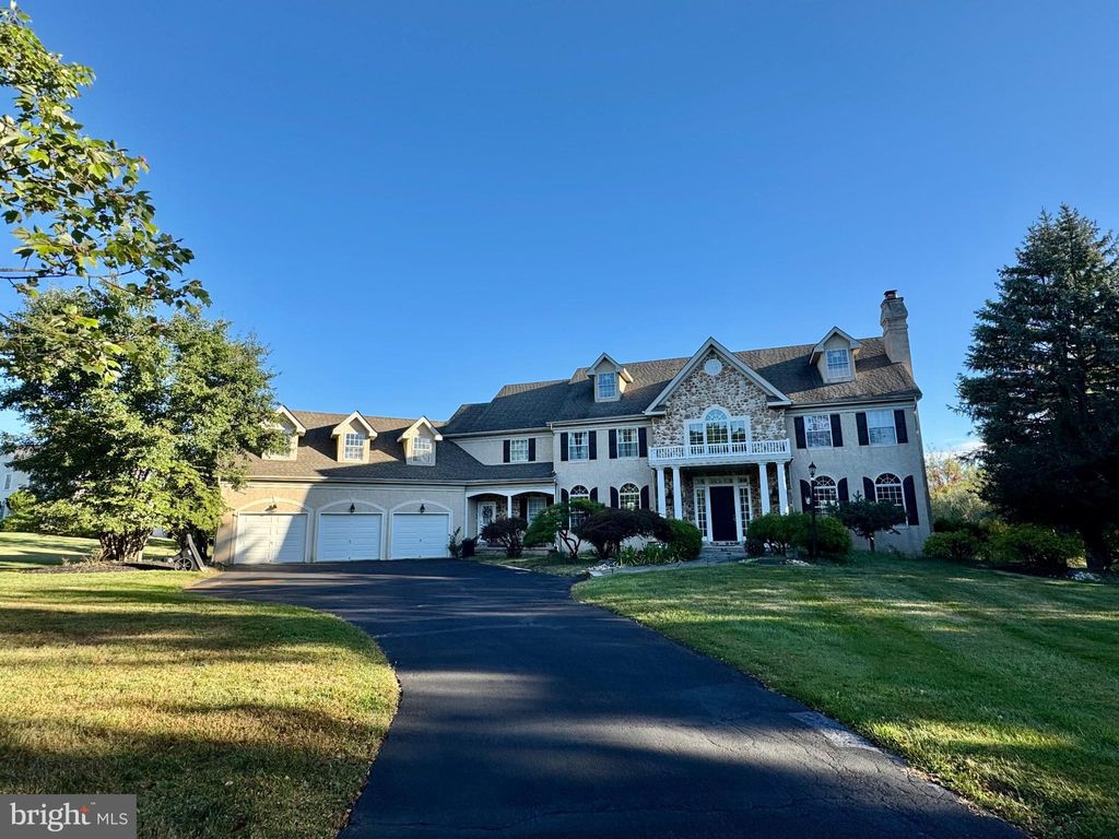Photo of 2501 Pond View Drive, LANSDALE, PA 19446 (MLS # PAMC2158184)