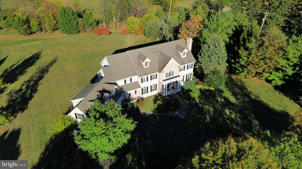 Photo of 2501 Pond View Drive, LANSDALE, PA 19446 (MLS # PAMC2158184)